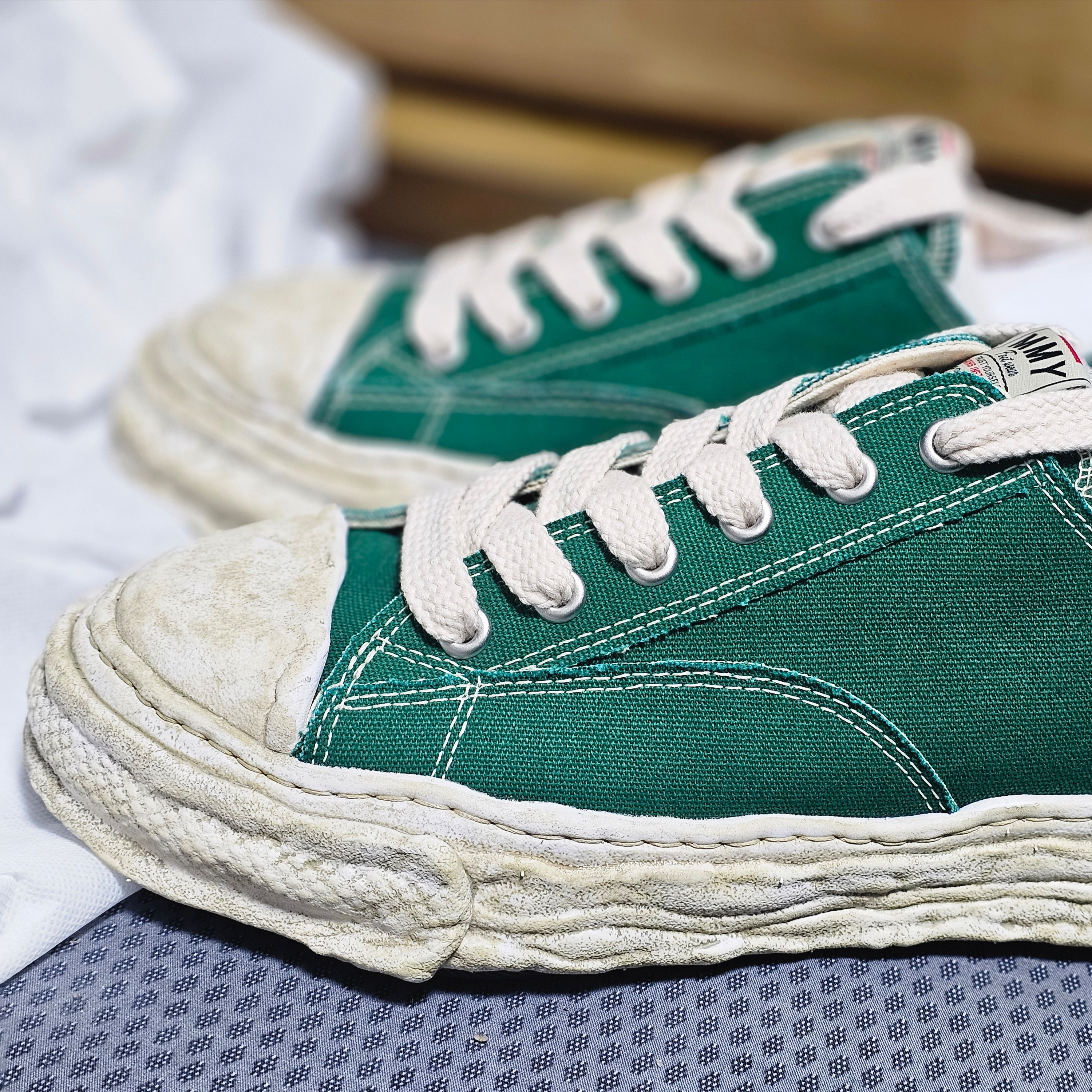 Maison Mihara Yasuhiro Peterson23 OG Sole Garment Dyed Canvas Low-top Sneakers Green 착용 스타일 - 2