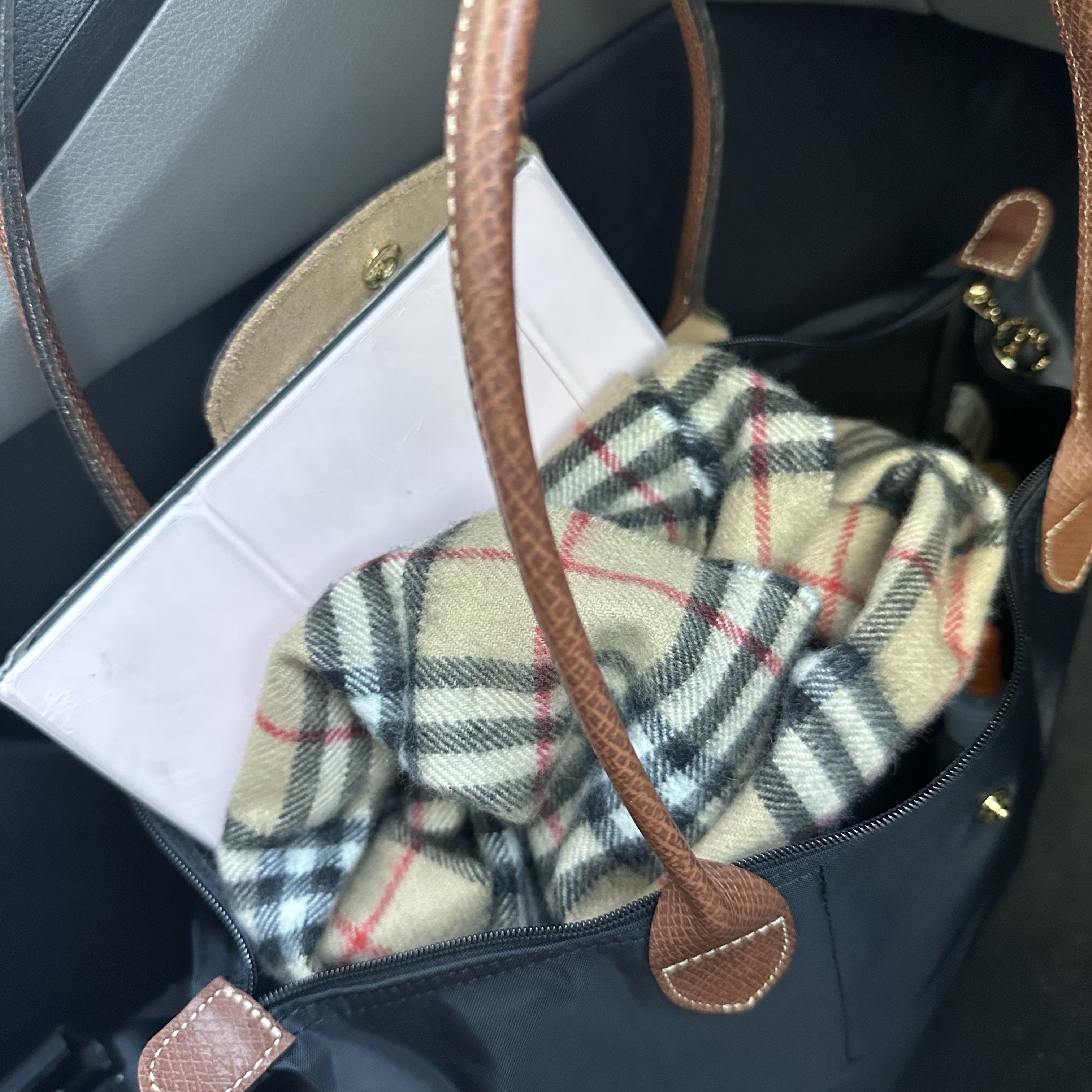 Longchamp Le Pliage Original Tote Bag M Black 착용 스타일