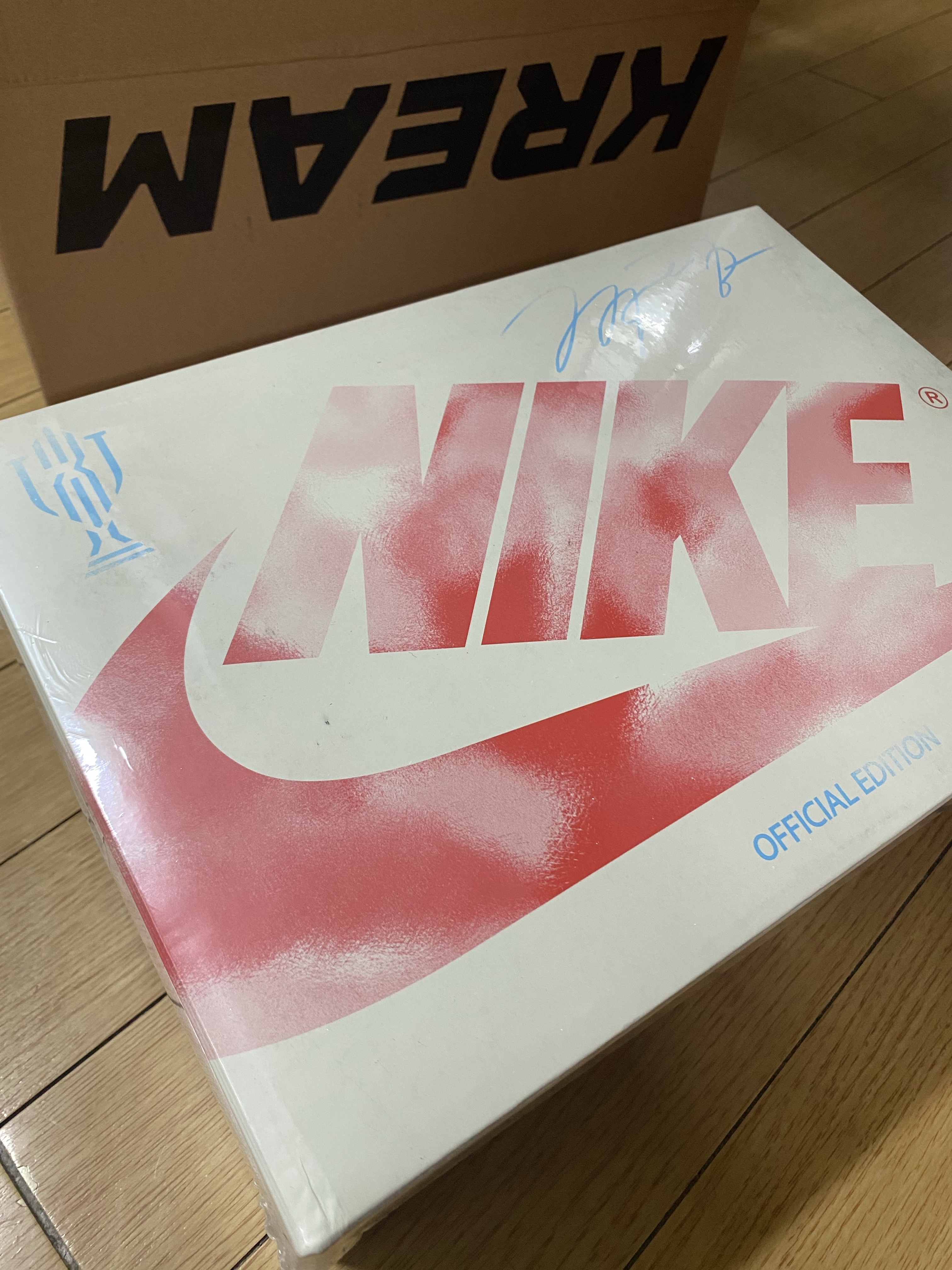 Jordan 1 x Trophy Room Retro Low OG SP Sail Varsity Red 착용 스타일