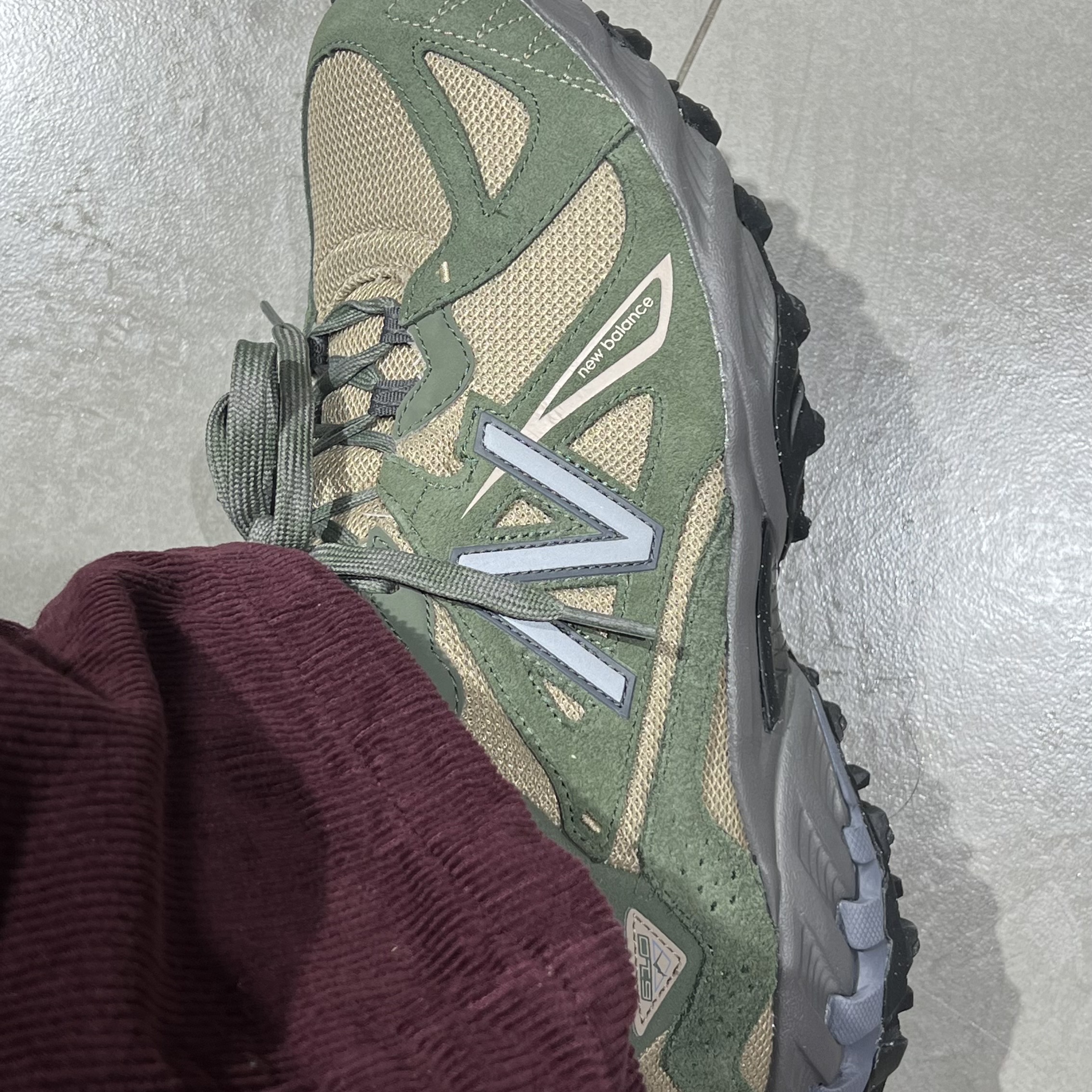 New Balance ML610T Deep Olive Green - D Standard 착용 스타일