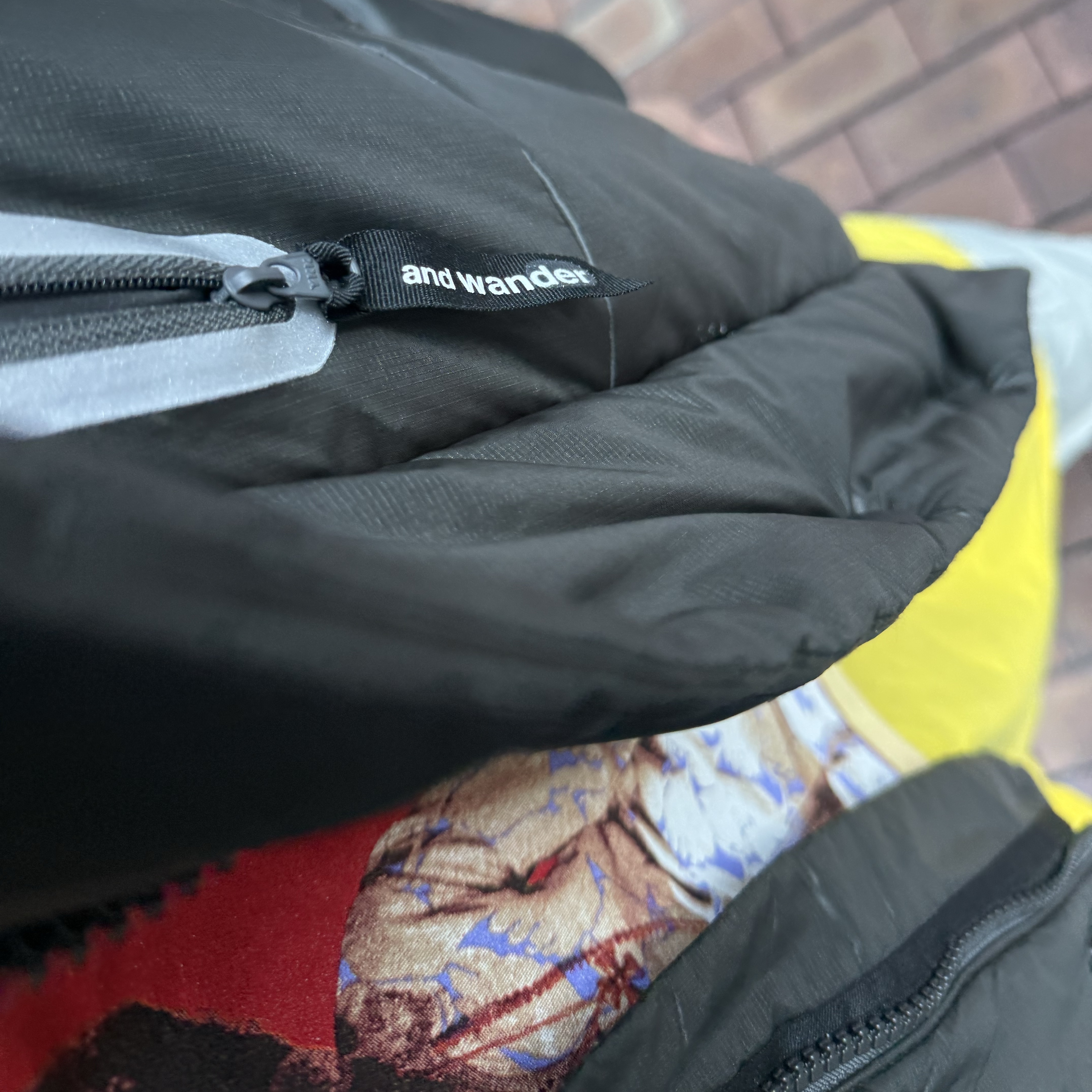 (W) Zara x And Wander Water Repellent Trousers Light Mint Green, (W) Zara x And Wander Water-Resistant & Windproof Down Puffer Jacket Dark Grey 착용 스타일 - 2