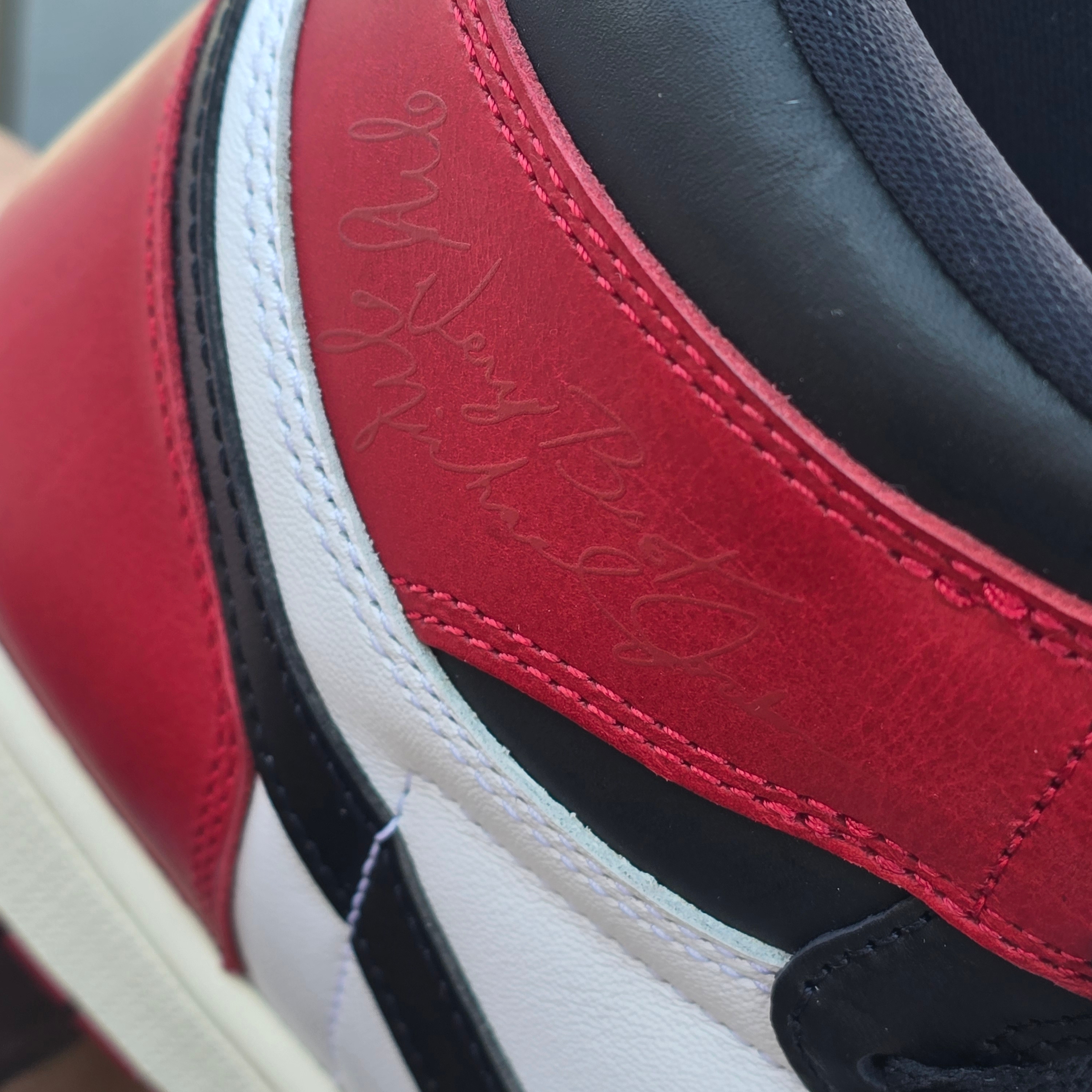 Jordan 1 Retro High OG Black Toe, Jordan 1 Retro High OG Bred Banned 2016 착용 스타일 - 4