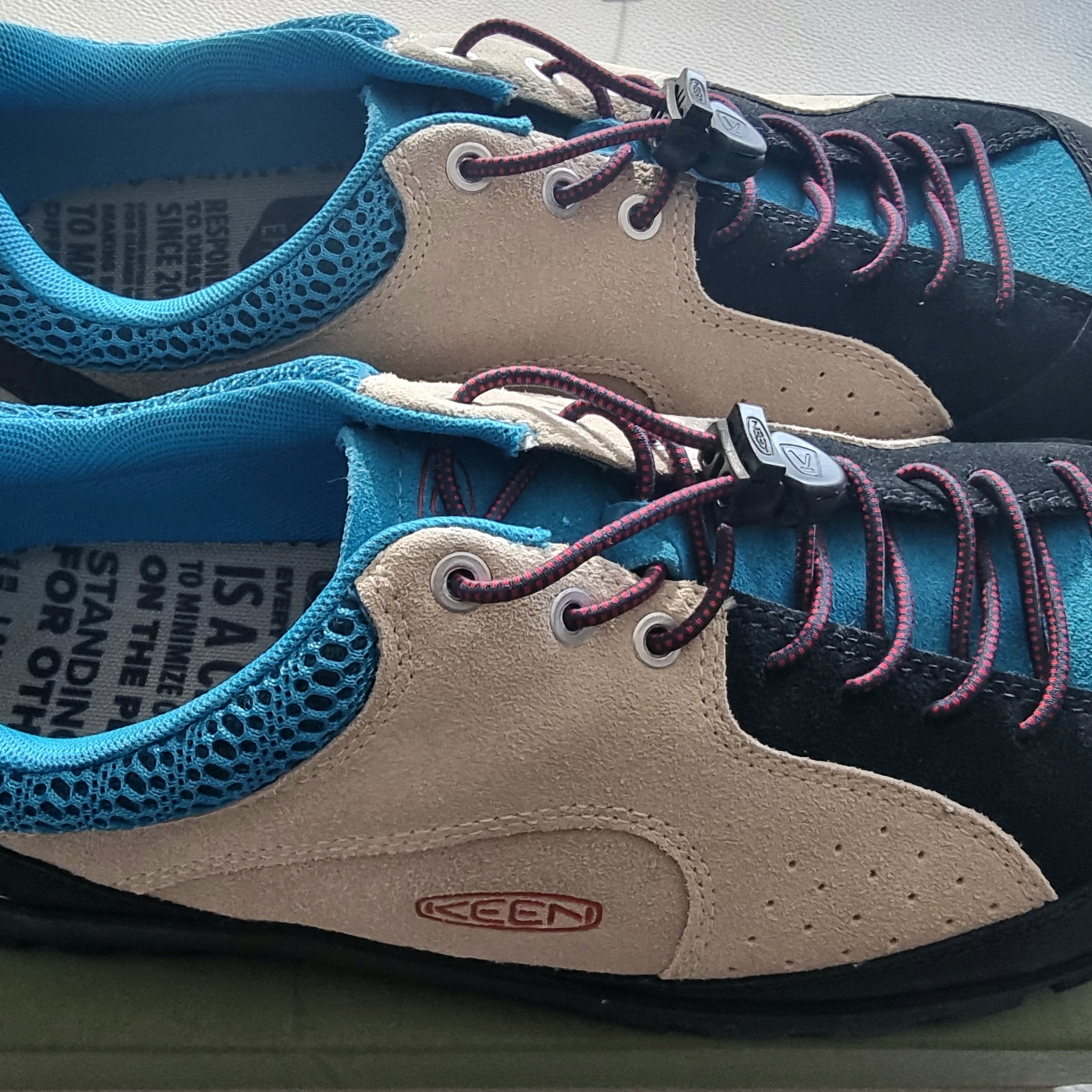 Keen Jasper Rocks SP Sneakers Beige 착용 스타일 - 2