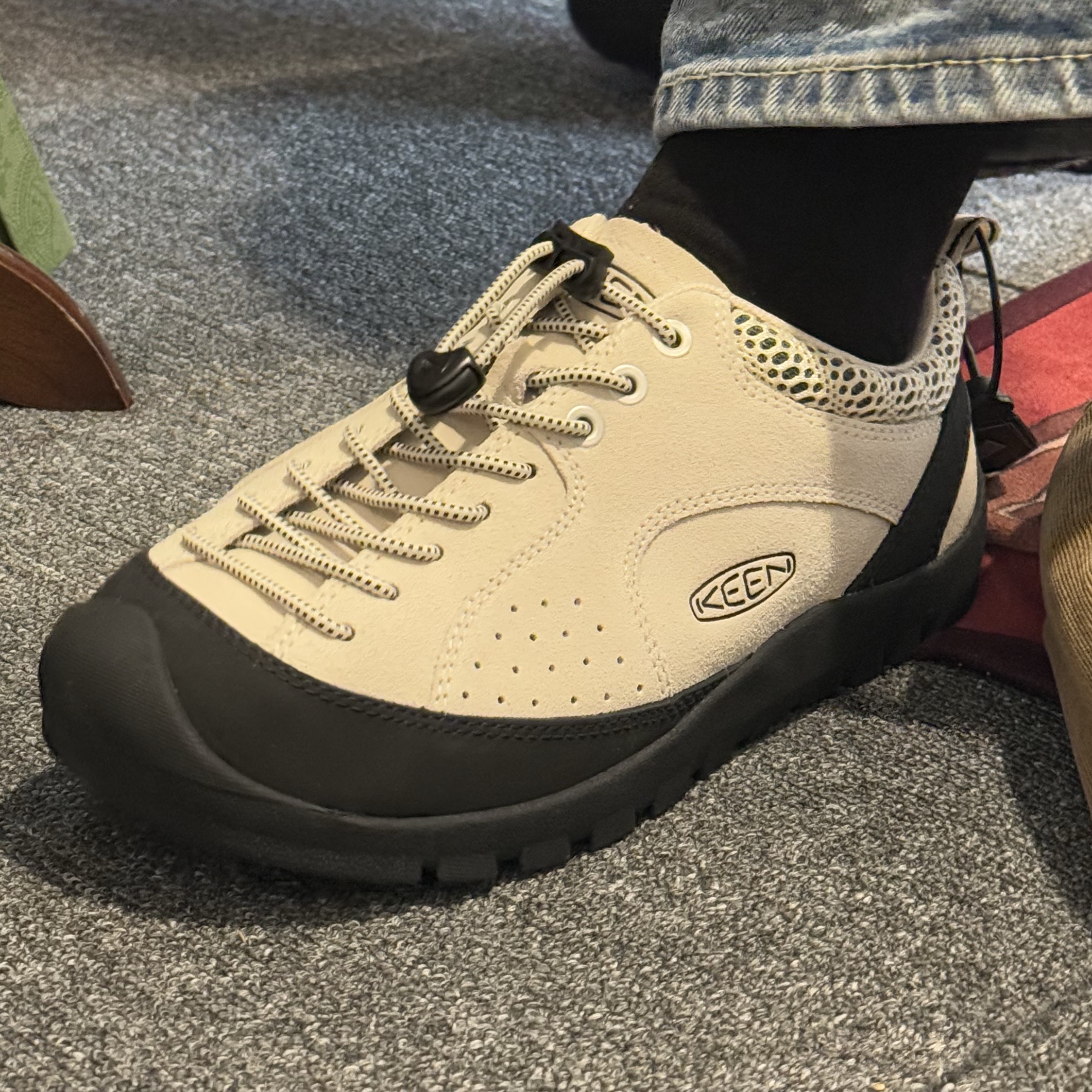 (W) Keen Jasper Rocks SP Sneaker Birch Black 착용 스타일 - 1