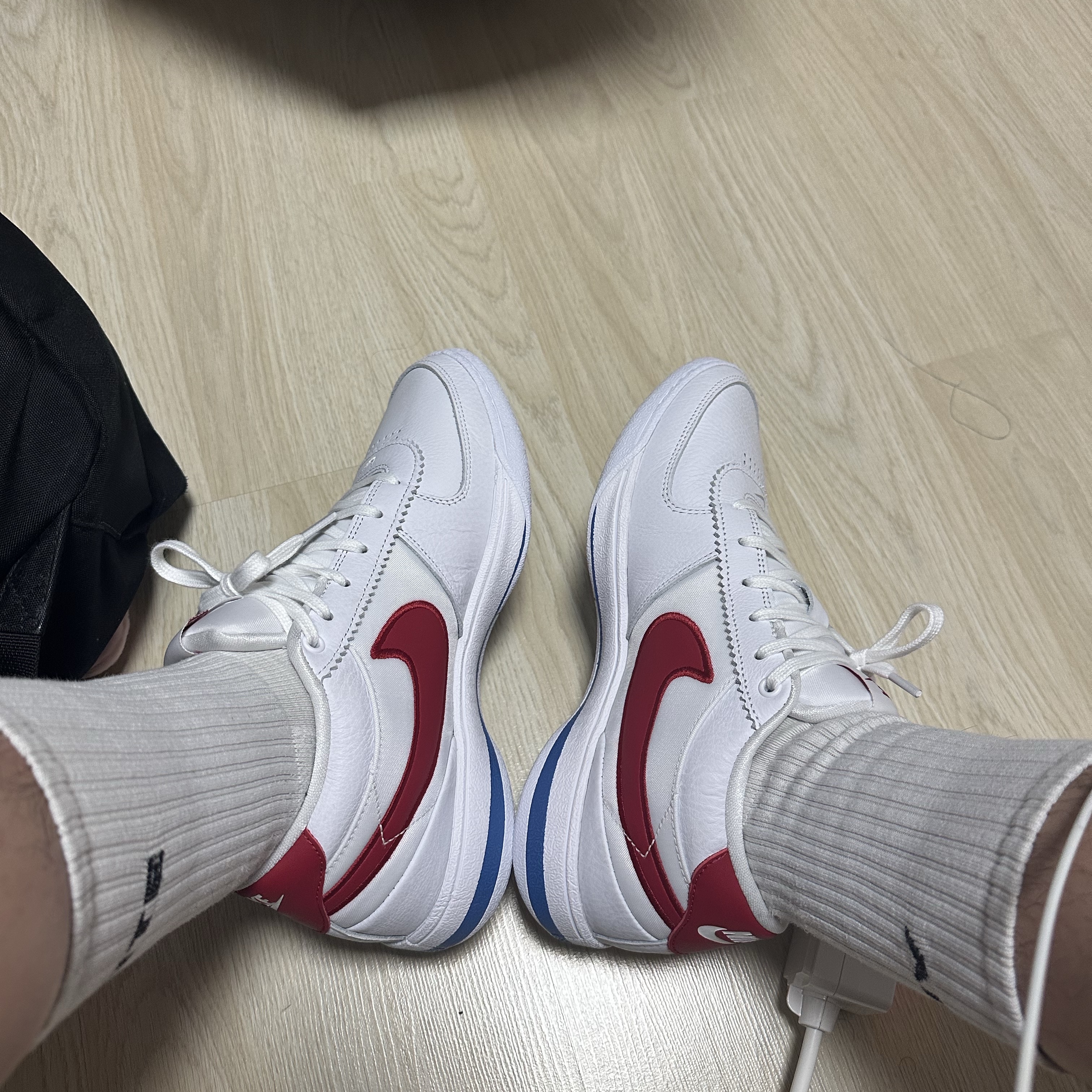 Nike Book 1 EP Forrest Gump 착용 스타일 - 1