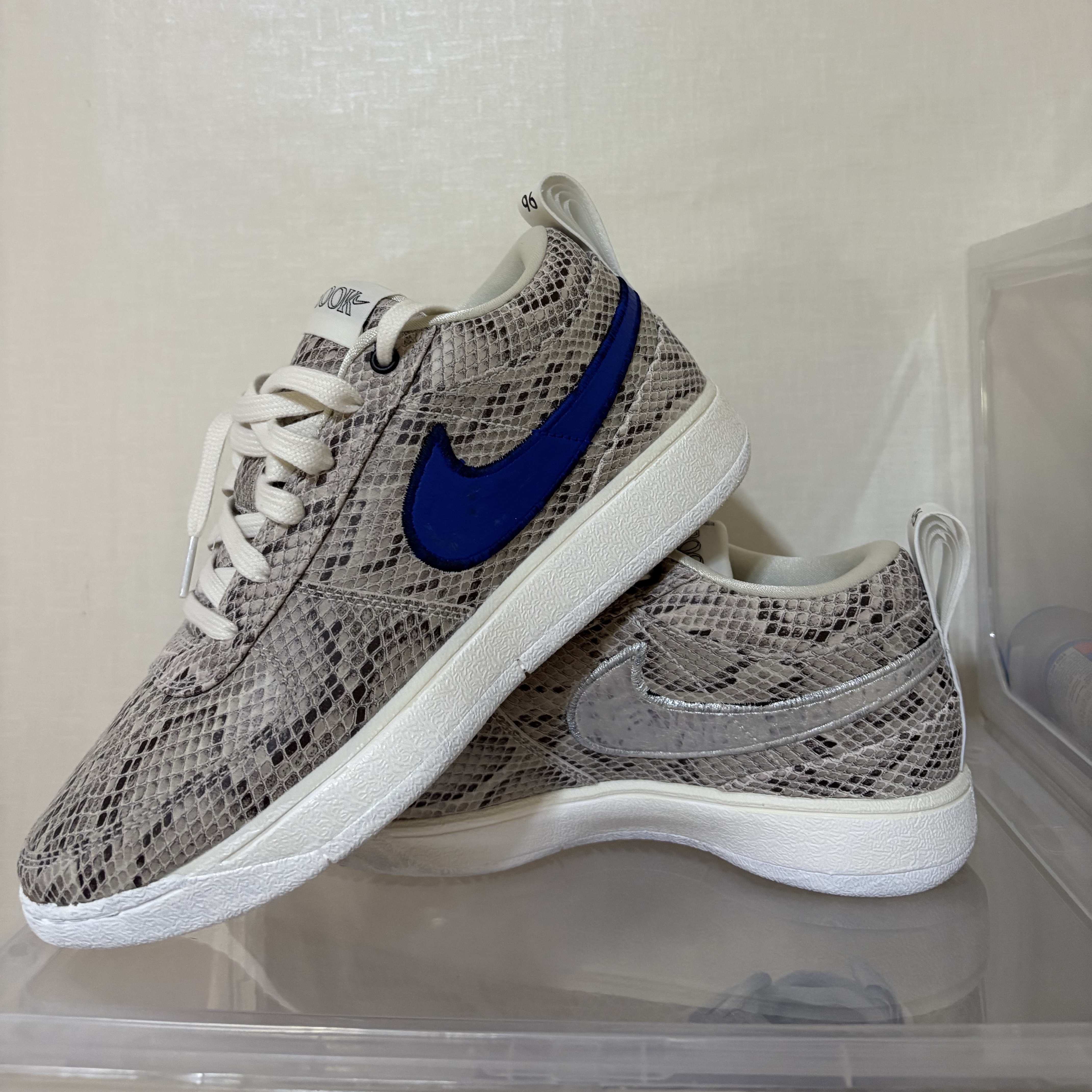 Nike Book 1 EP Leather Light Orewood Brown Black 착용 스타일 - 1