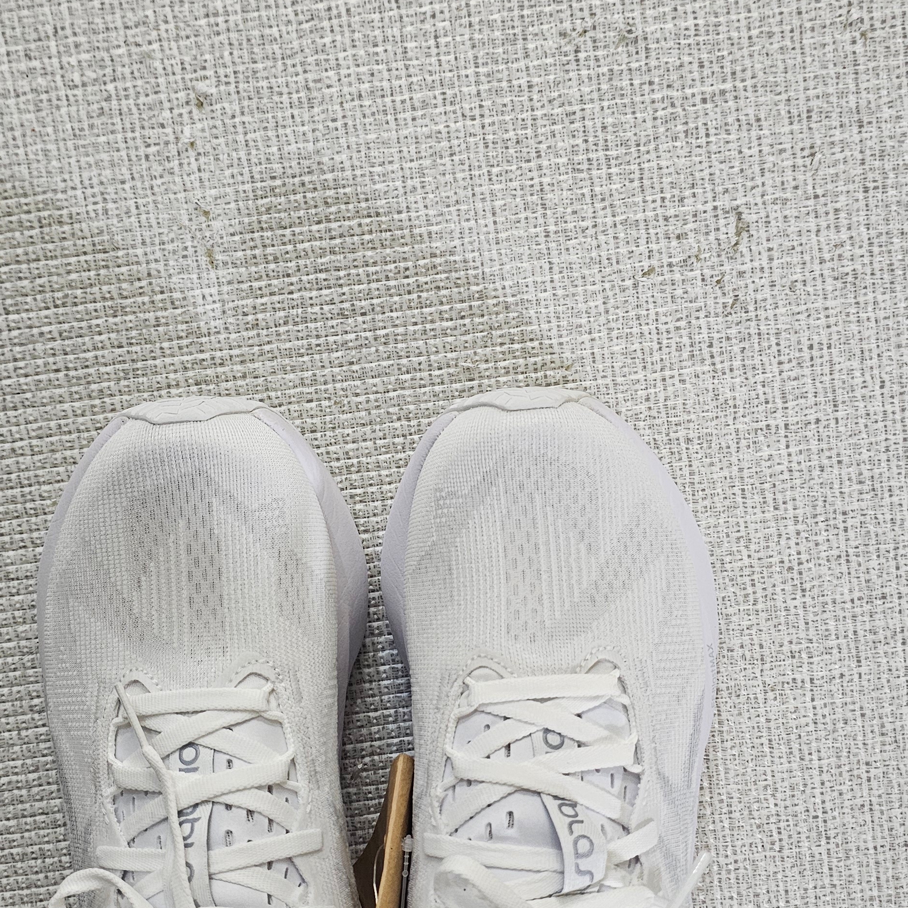 Asics Novablast 5 White Piedmont Grey 착용 스타일 - 3