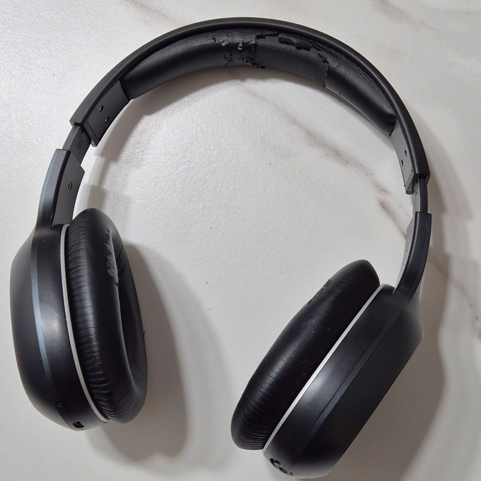 제이비엘 T720BT 오버이어 블루투스 헤드폰 블랙, 마샬 메이저 4 블랙(국내 정식 발매 제품) 착용 스타일 - 4