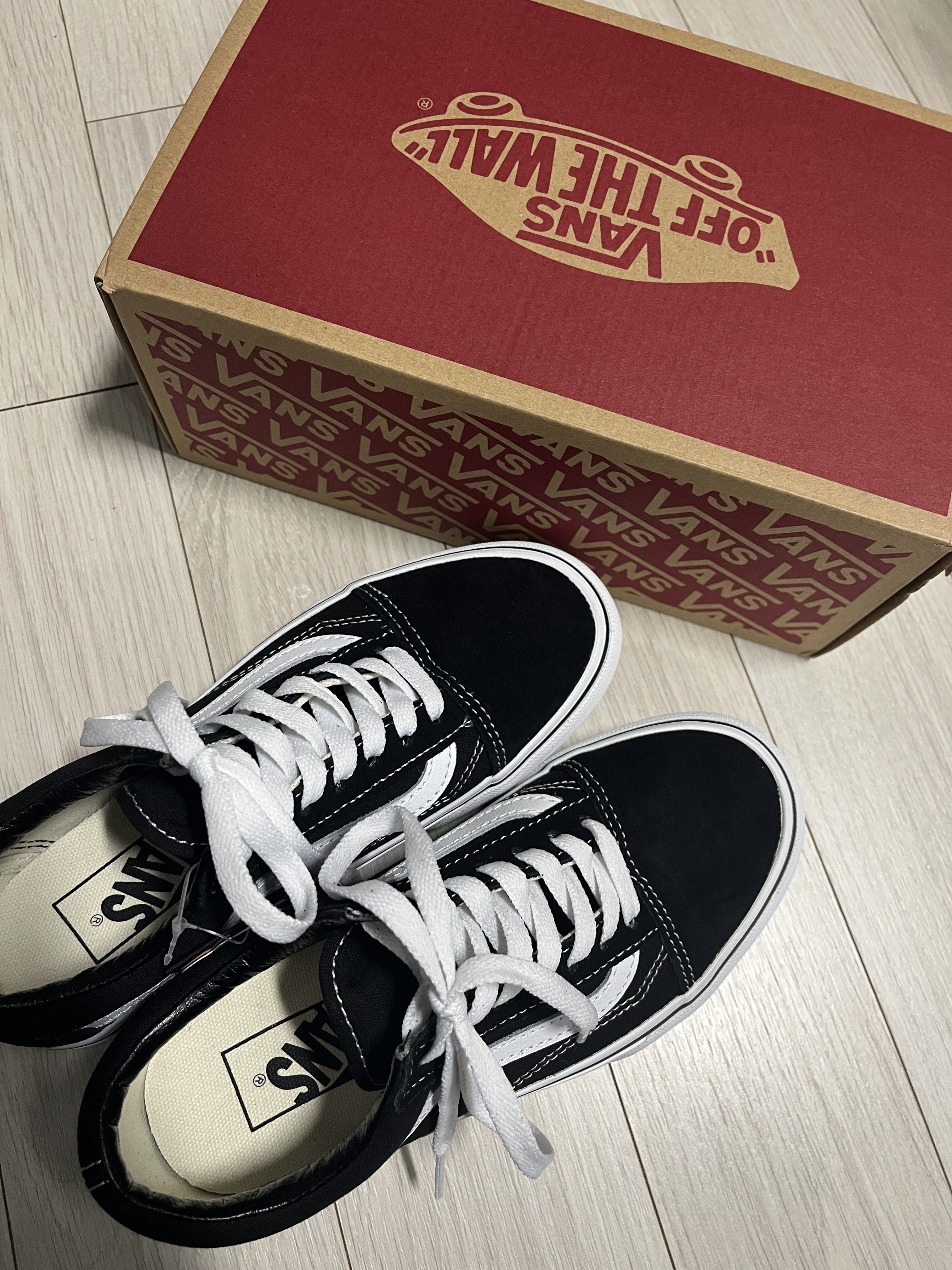 Vans Old Skool Platform Black White 착용 스타일 - 1