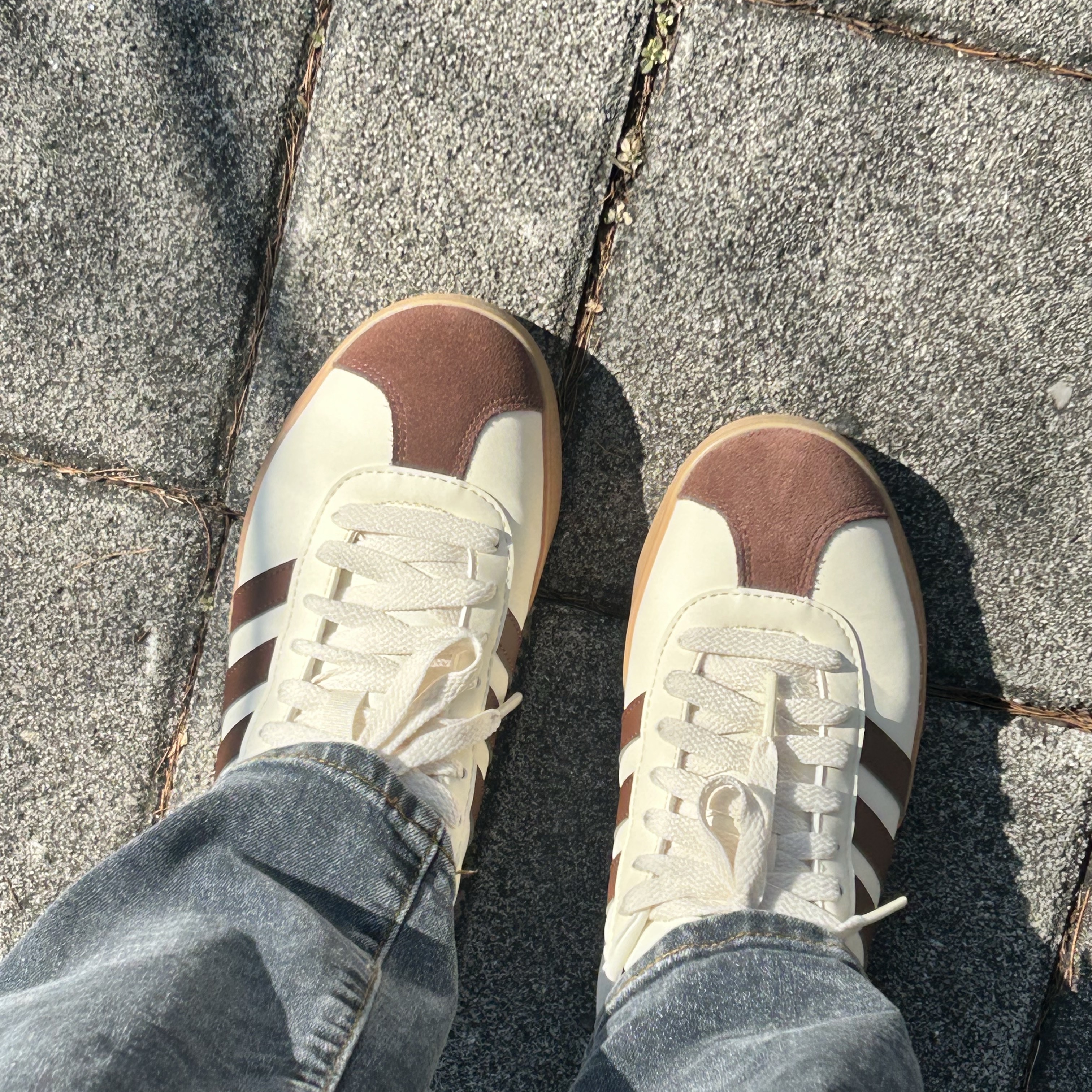 Adidas VL Court 2.0 Cream Brown 착용 스타일
