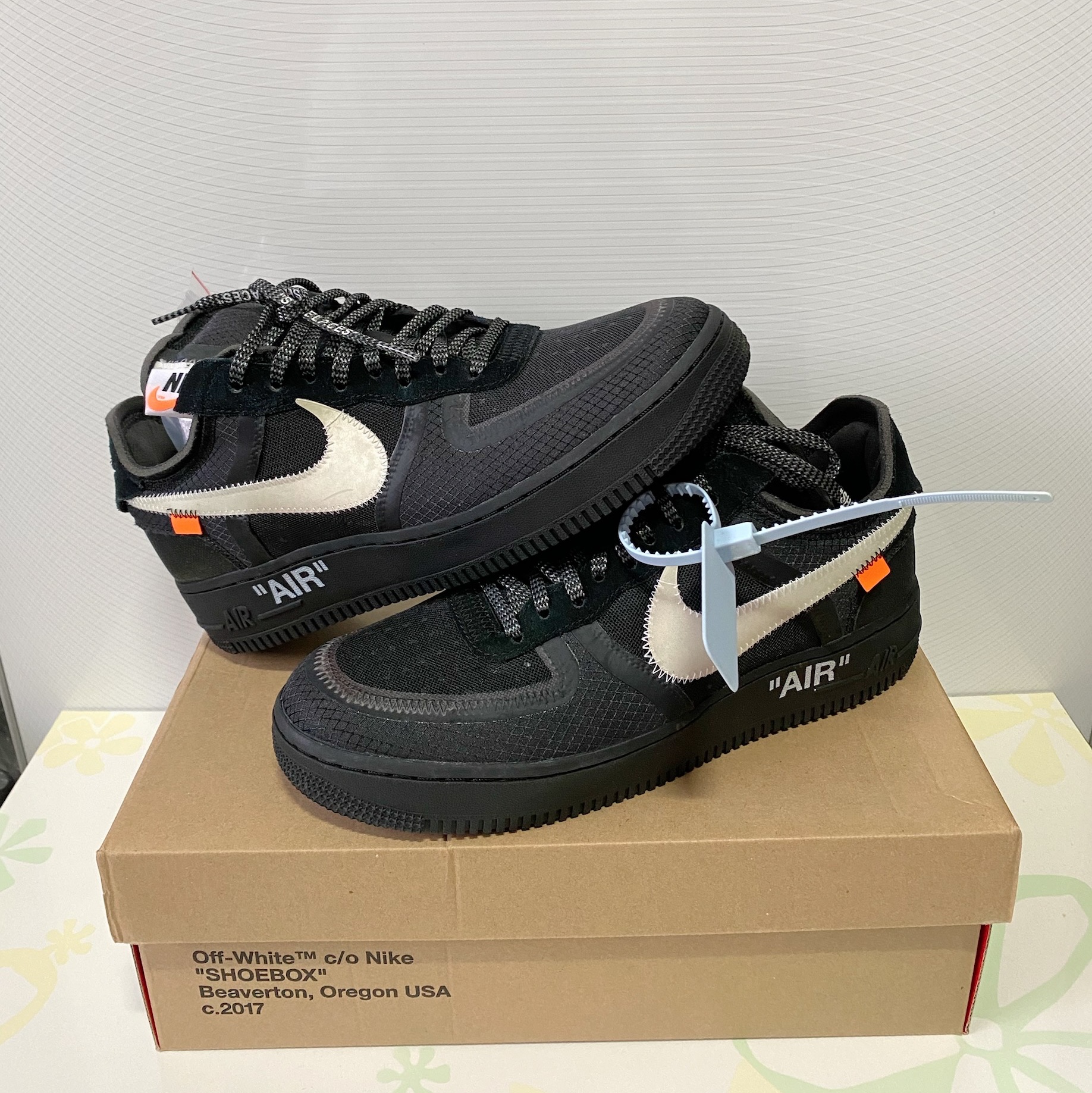 Nike x Off-White Air Force 1 Low Black White 착용 스타일 - 2