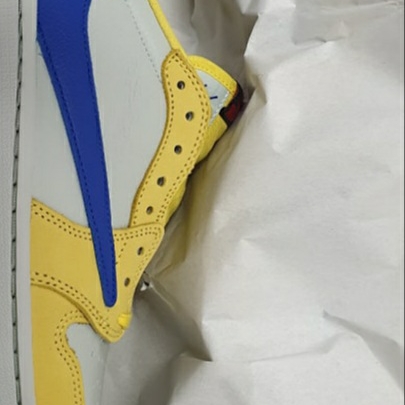 (W) Jordan 1 x Travis Scott Retro Low OG SP Canary 착용 스타일