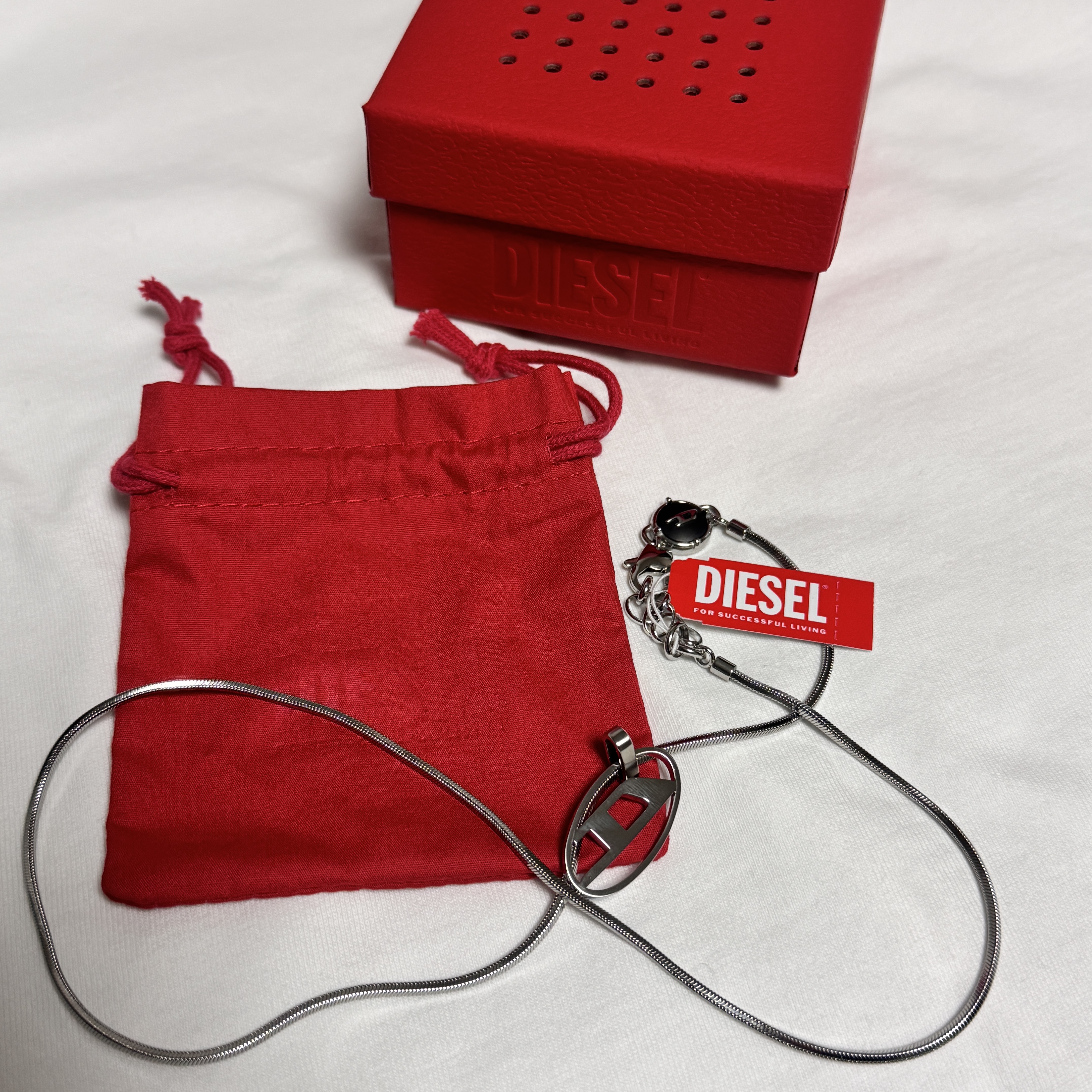 Diesel Dx1342 Stainless Steel Pendant Necklace Silver 착용 스타일 - 3