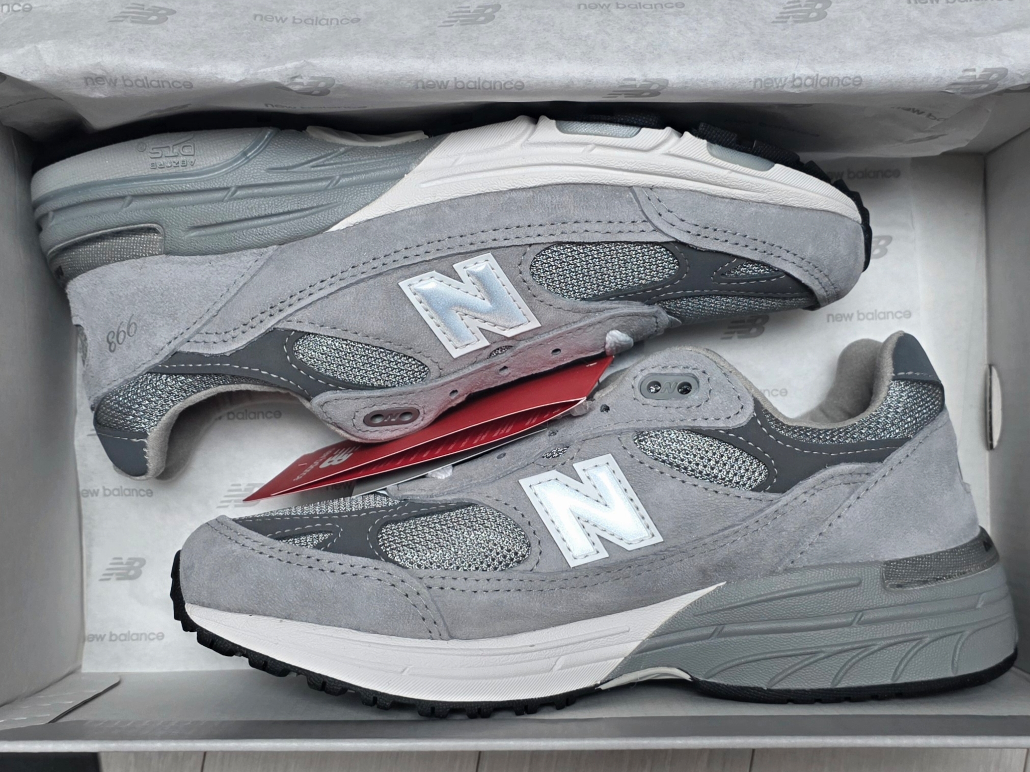 (W) New Balance 993 Made in USA Grey - B Standard 착용 스타일 - 2