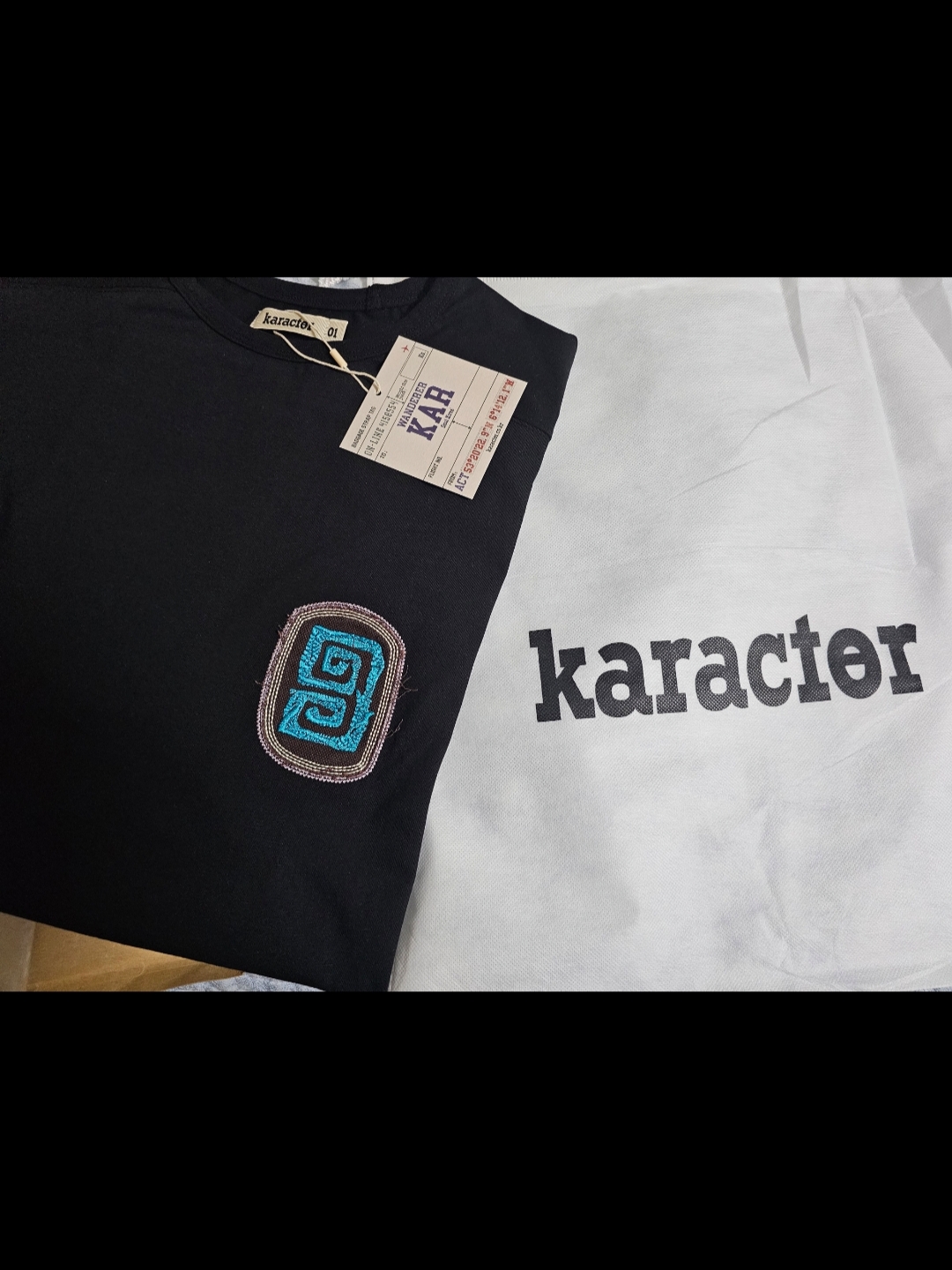 Karactor Fuzzy Half T-shirt Black, NOMANUAL NM Utility Leather Belt Black 착용 스타일 - 1
