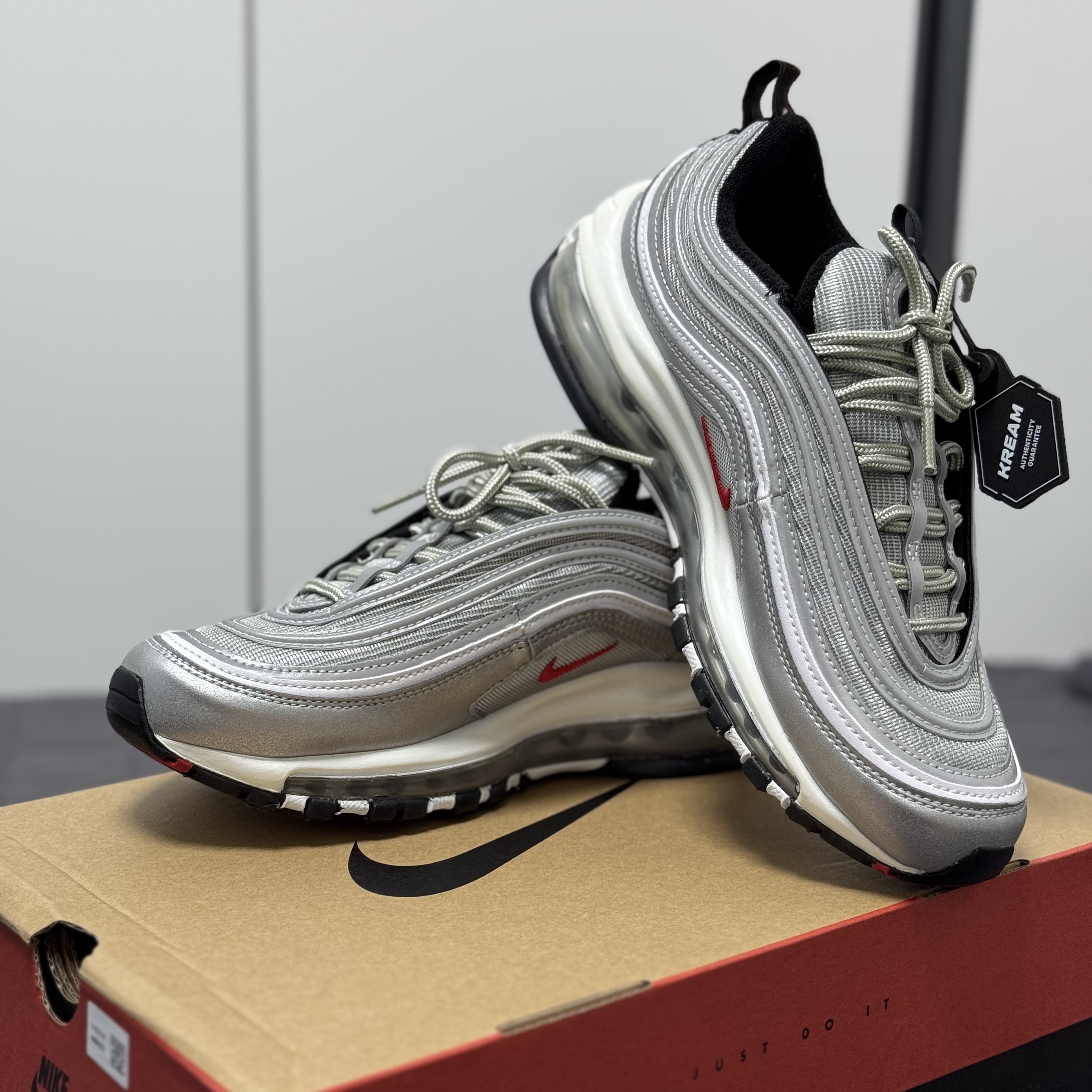 (W) Nike Air Max 97 OG Silver Bullet 2022 착용 스타일 - 2