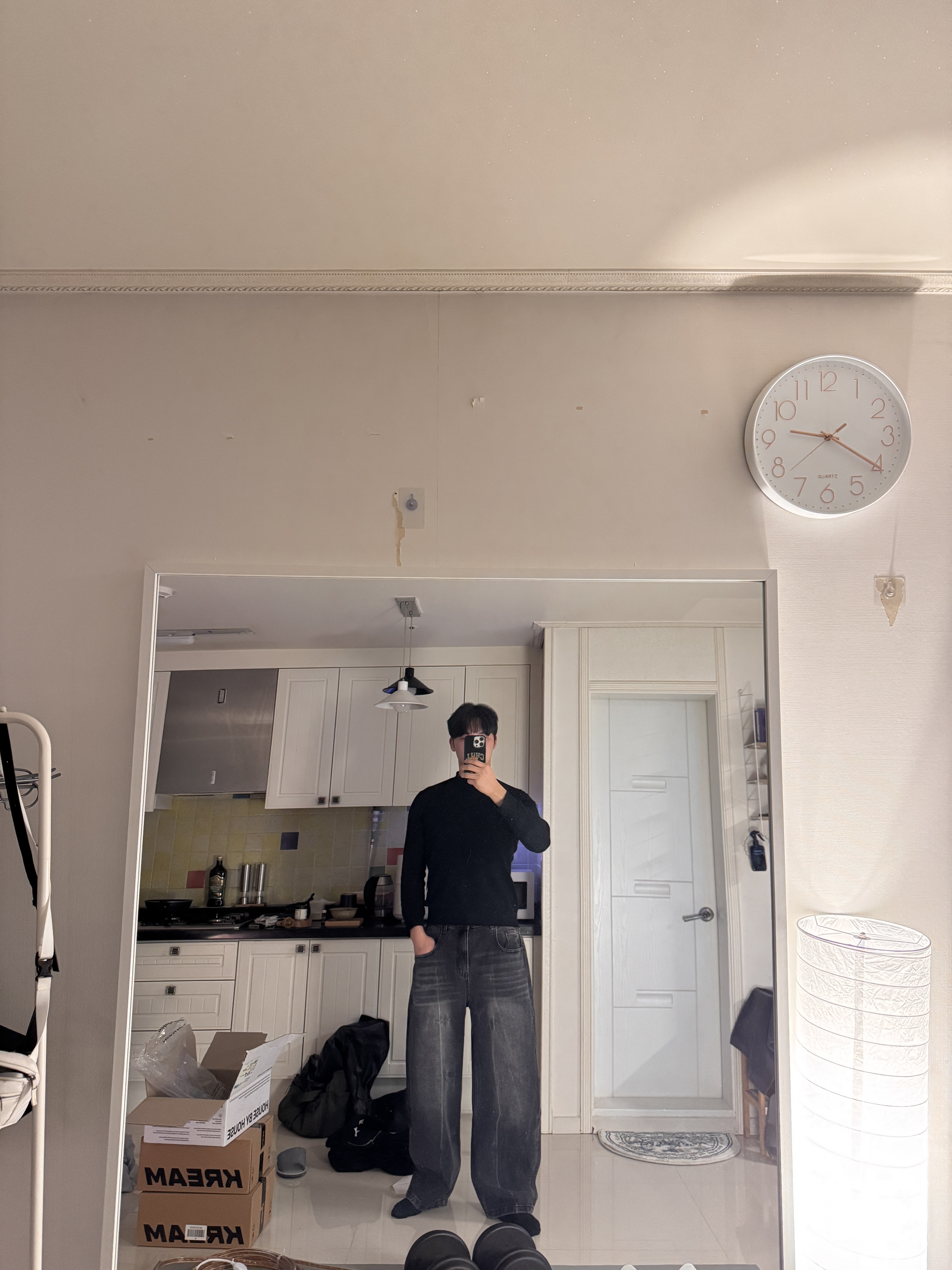 Millo Archive Reflect Curved Pants Washed Black 착용 스타일