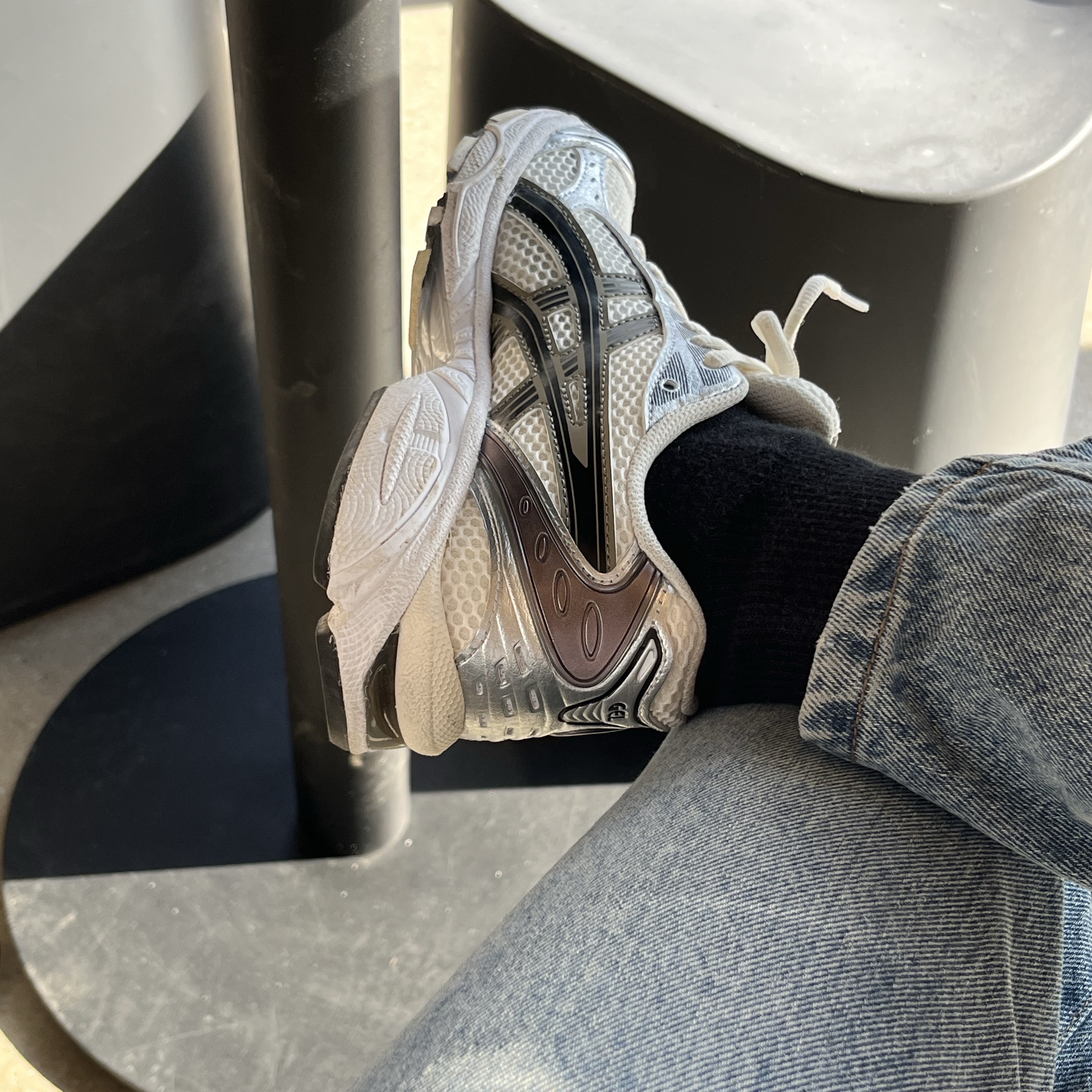 Asics Gel-Kayano 14 Cream Black 착용 스타일