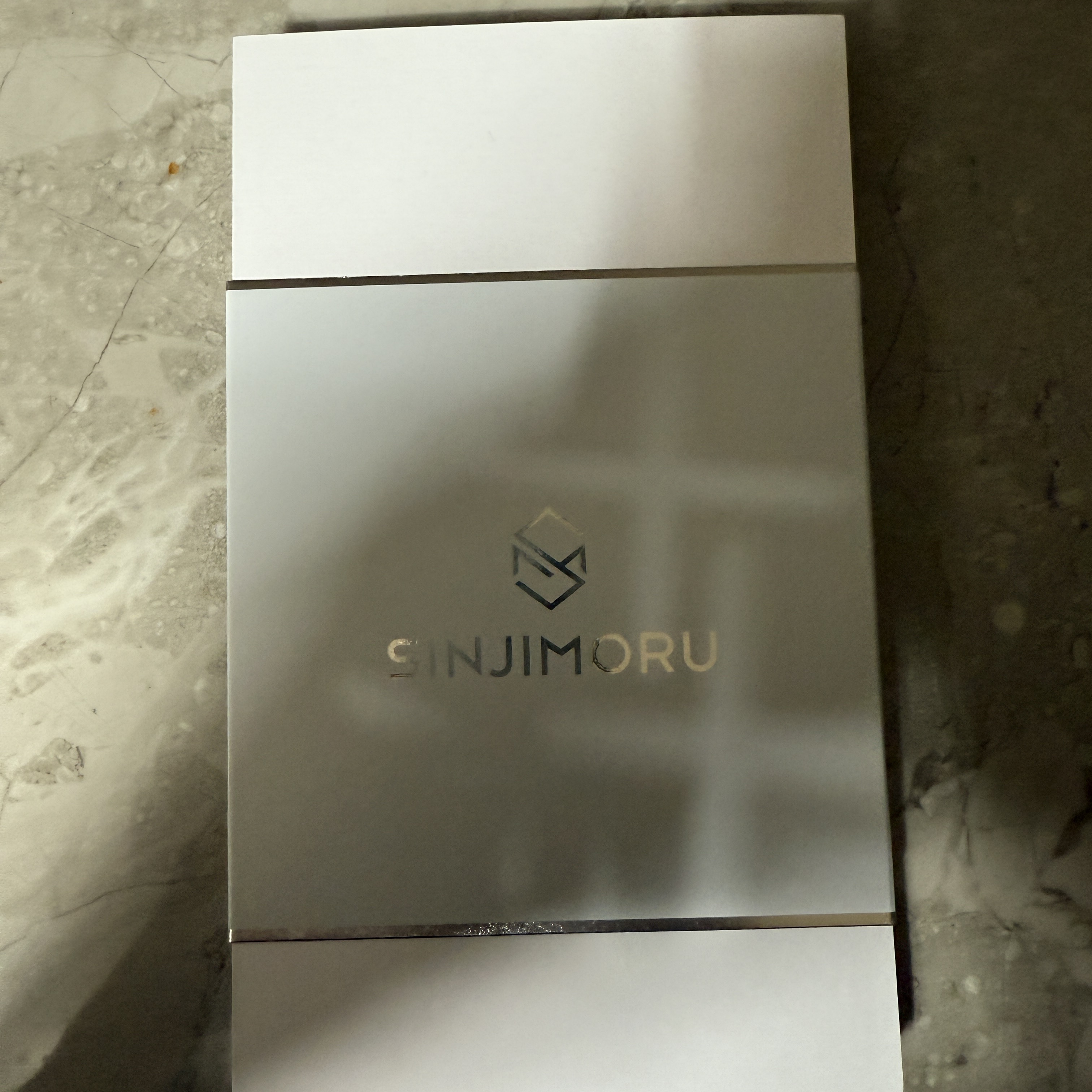 SINJIMORU Full-Cover Hybrid 2.5Ds Tempered Glass Screen Protector iPhone 17 16 15 14 13 12 Mini Plus Pro Max 착용 스타일 - 1