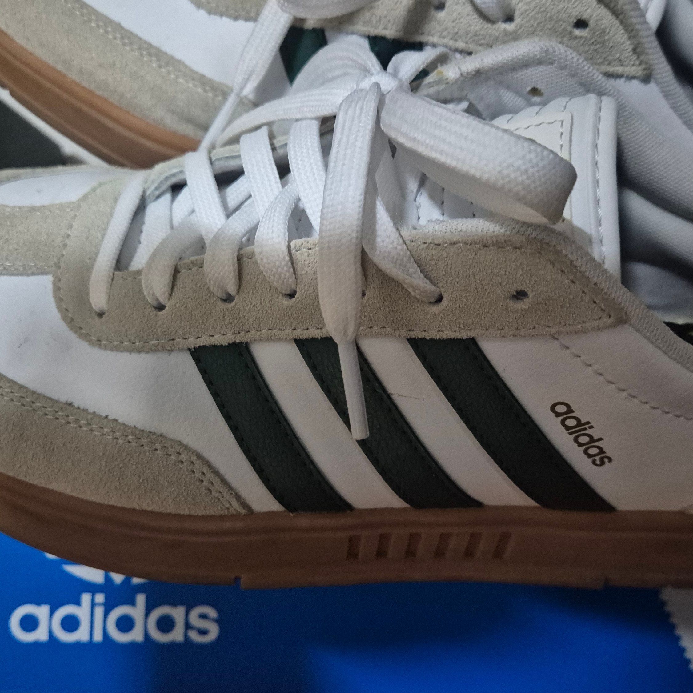 Adidas Gradas Collegiate Green 착용 스타일
