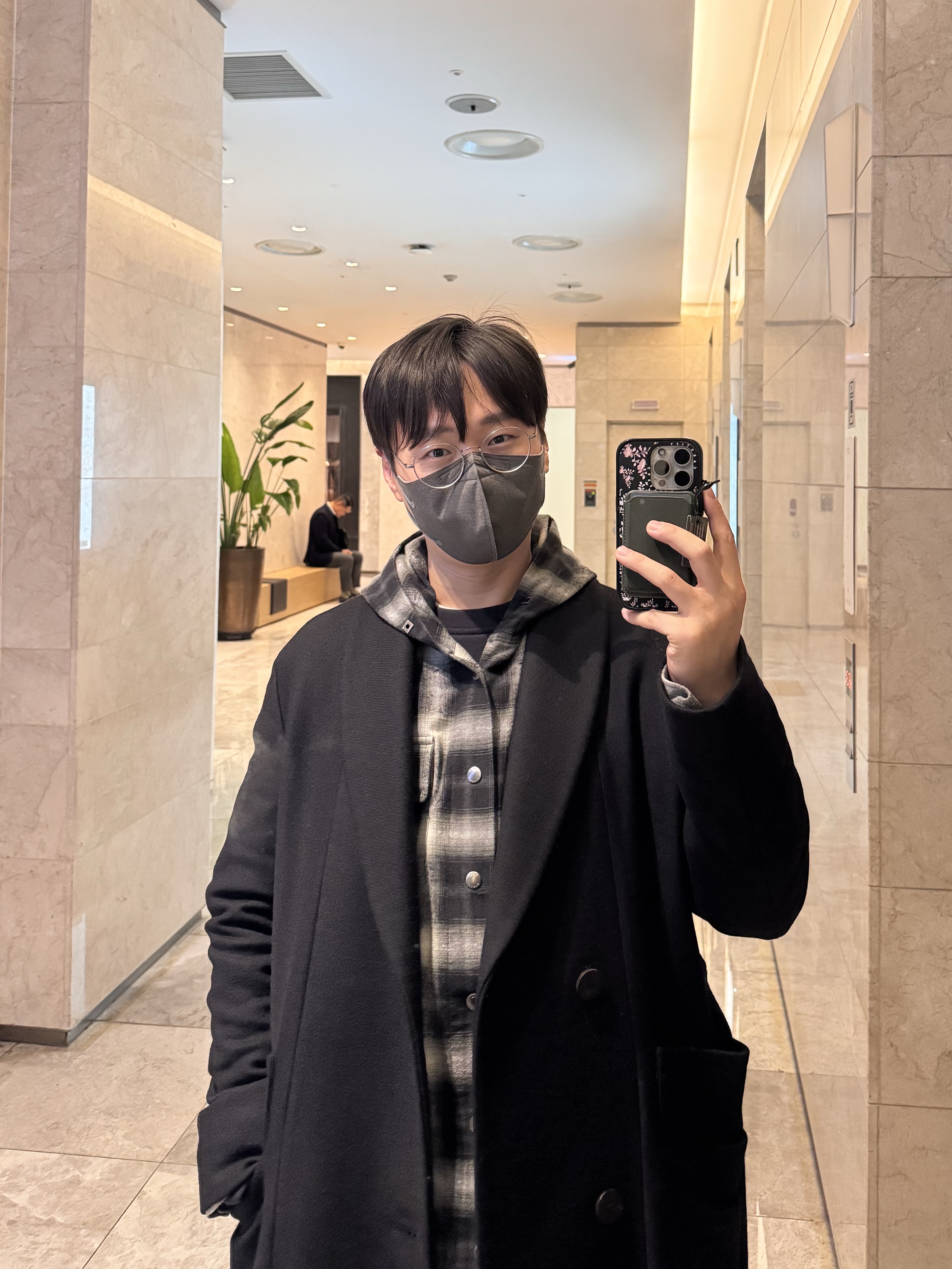 Wooyoungmi Robe Coat Black, Wooyoungmi Straight Denim Pants Grey - 24FW 착용 스타일 - 2