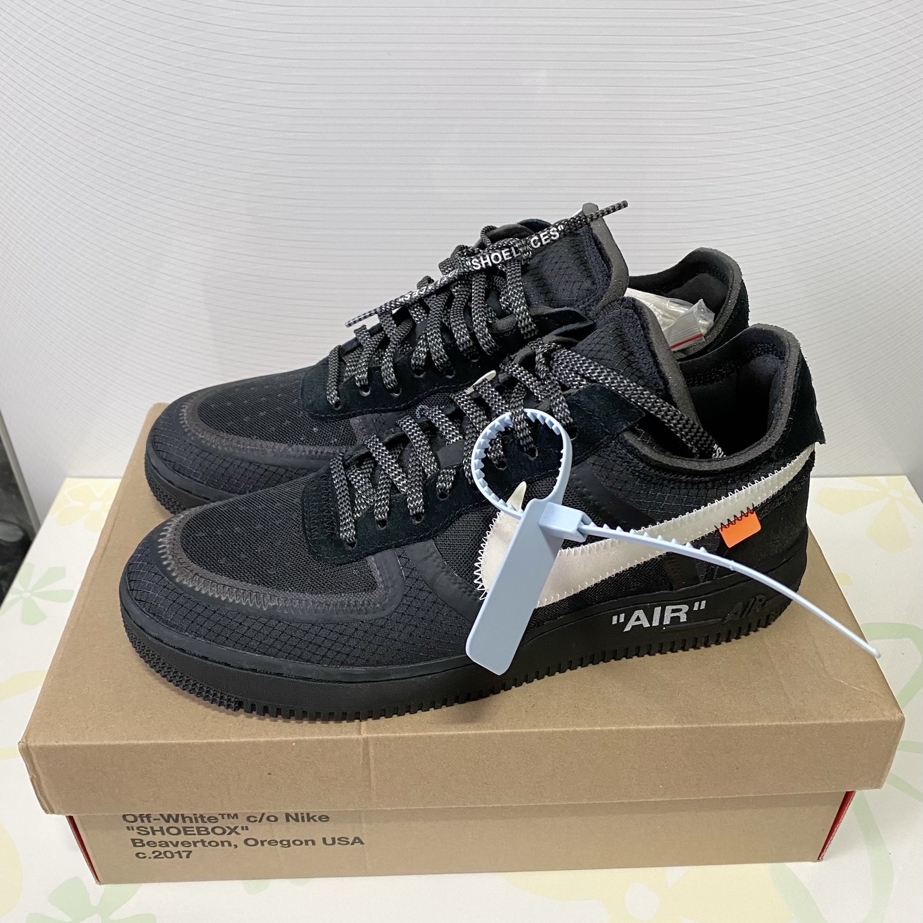 Nike x Off-White Air Force 1 Low Black White 착용 스타일 - 1