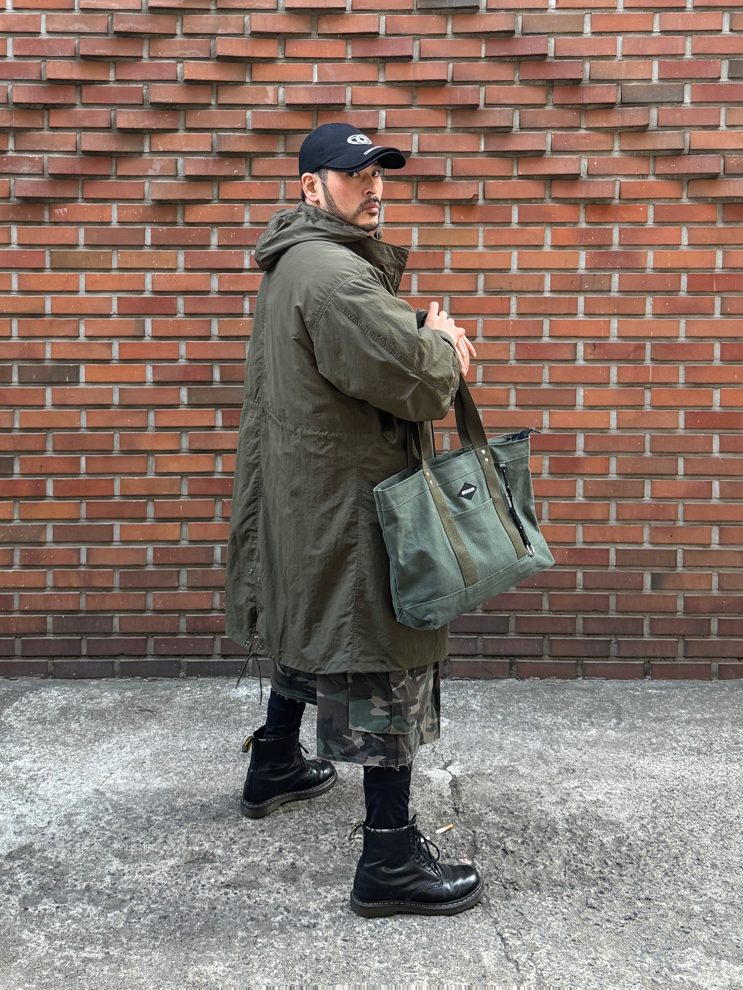 Civision by CSC Double Brim Cap Black, Dr. Martens 1460 Smooth Boots Black 착용 스타일 - 6