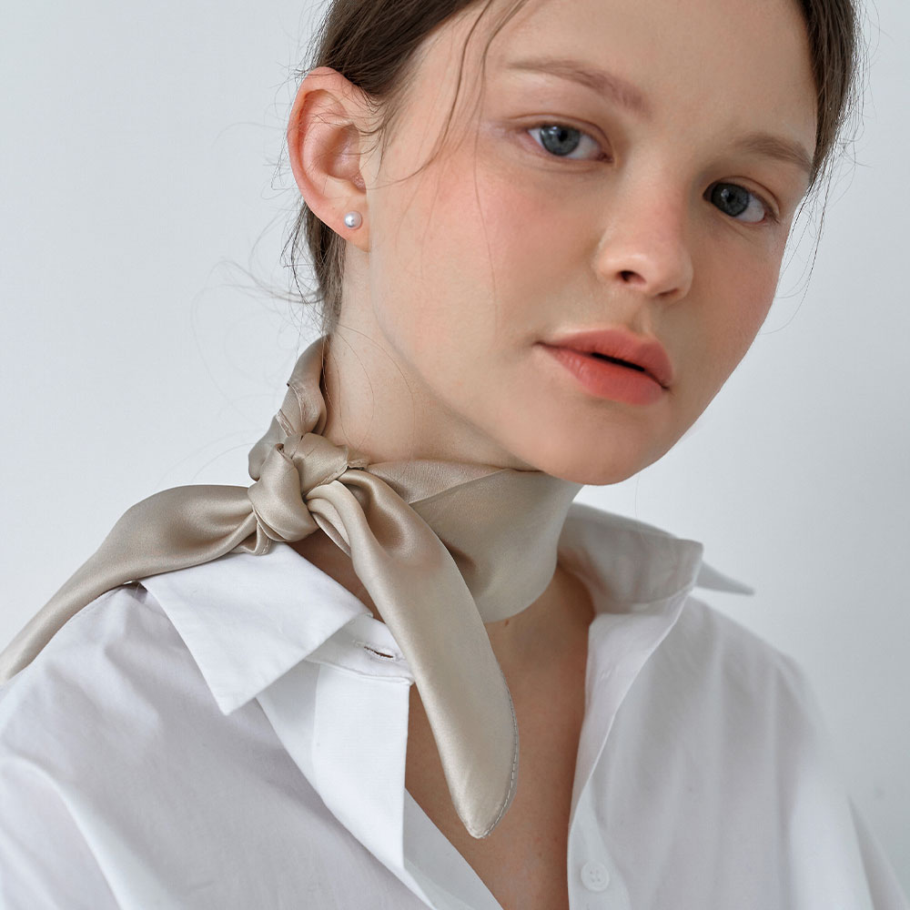 러브미몬스터 시크 실크 스카프 샴페인 골(lovememonster Chic Silk Scarf Champagne Gold) - 4