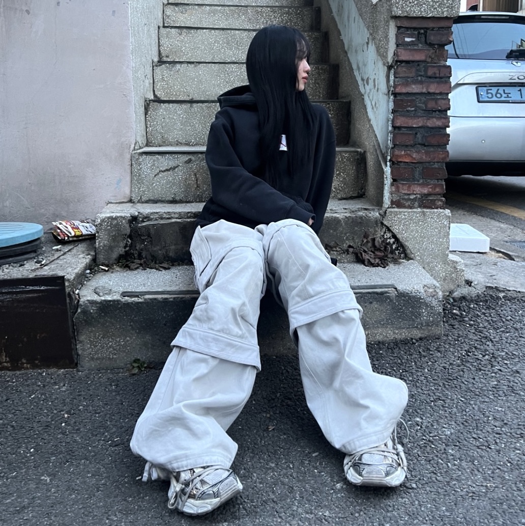 Farfromwhat Far Layered Work Pants White, Balenciaga 3XL Sneakers Beige 착용 스타일 - 1