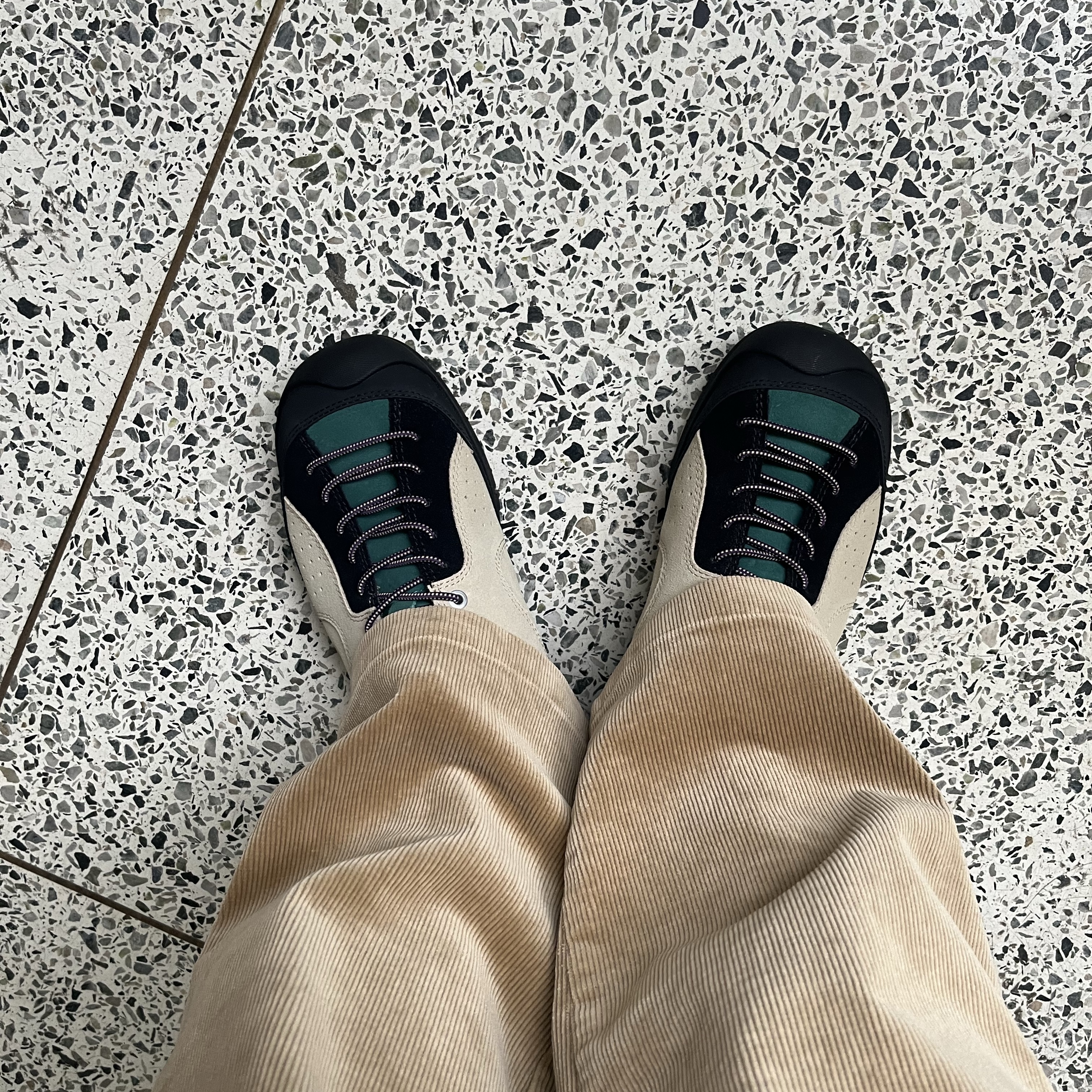 Keen Jasper Rocks SP Sneakers Taos Taupe 착용 스타일