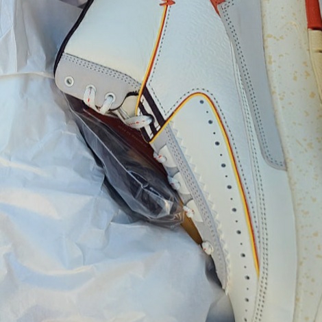 Jordan 2 x Maison Chateau Rouge Retro SP Orange and Sail 착용 스타일