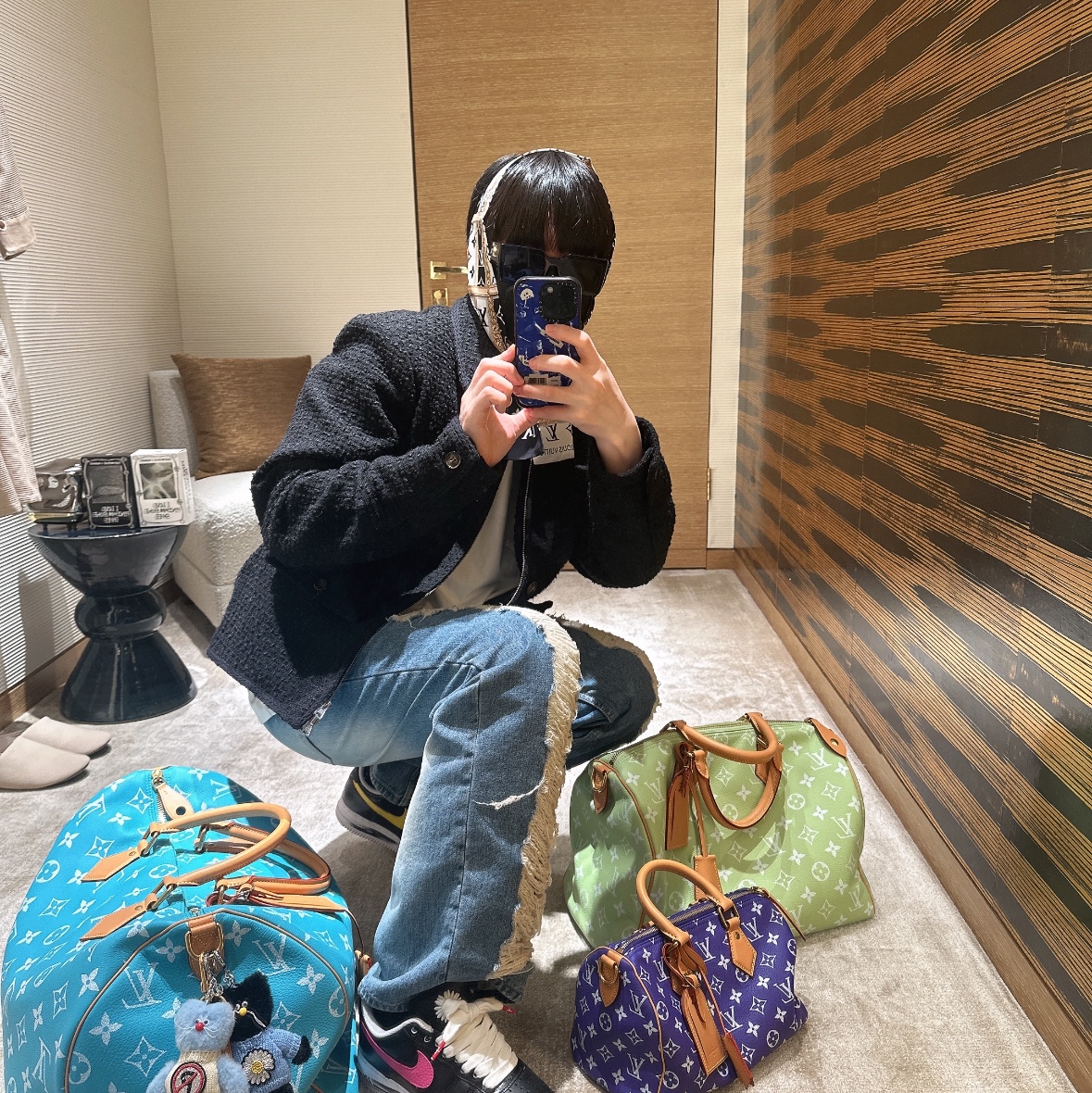 Louis Vuitton Speedy P9 Bandouliere 50 Turquoise, Louis Vuitton Speedy P9 Bandouliere 25 Monogram Amethyst 착용 스타일 - 1