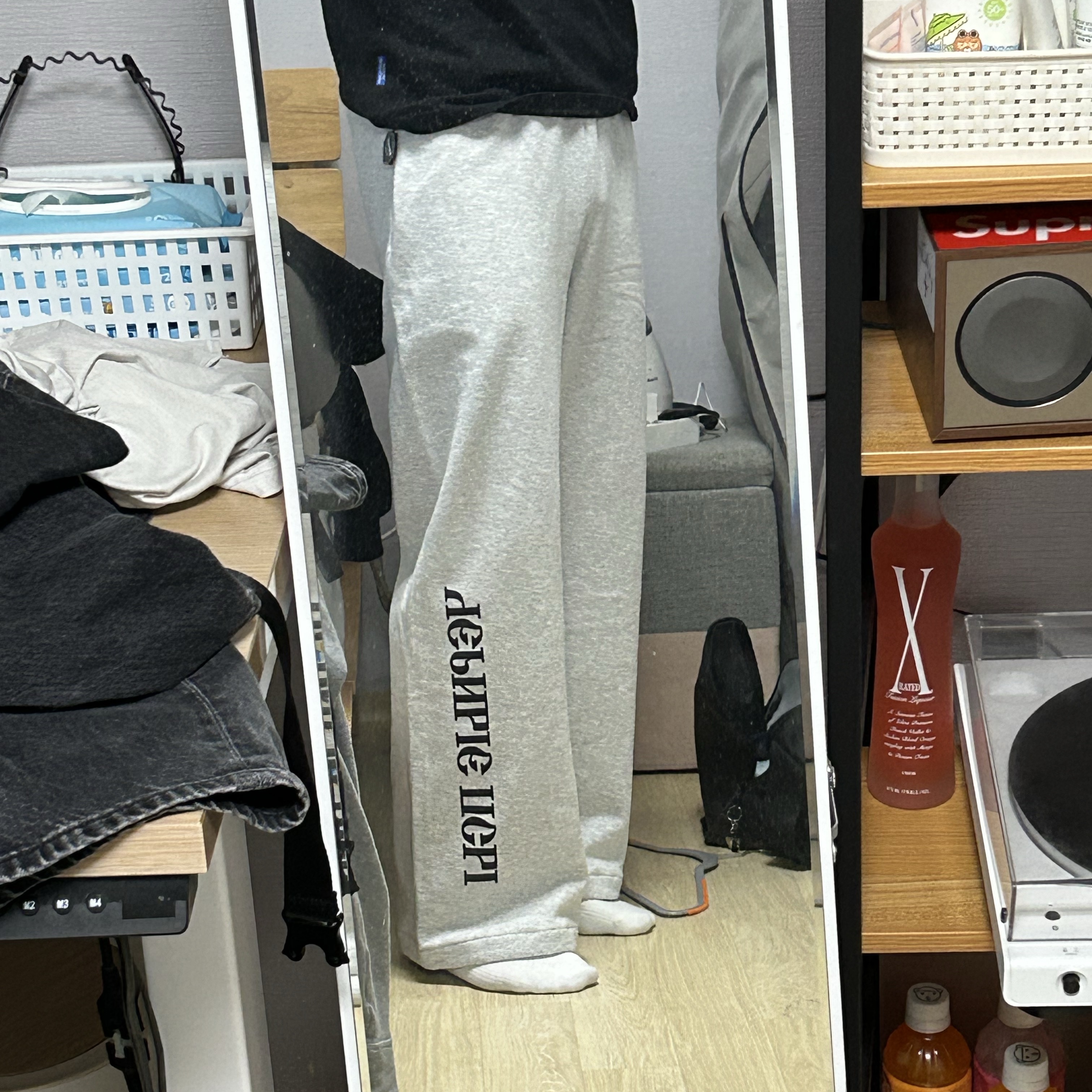 Yeezy x Gosha Rubchinskiy YZY Black Dogs Jogger Heather Grey 착용 스타일 - 1