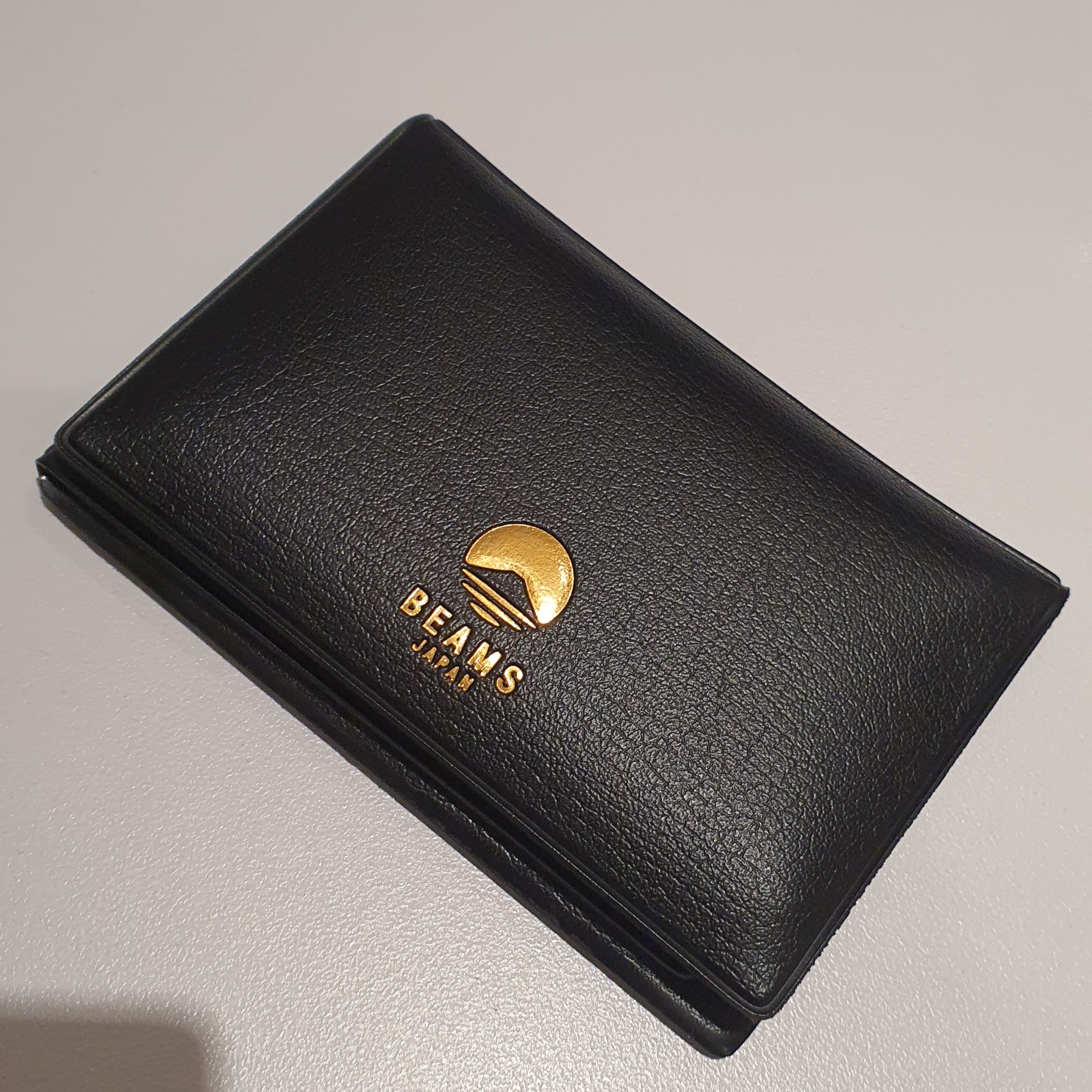 Beams x Hightide Special Order Pass & Card Case Black 착용 스타일