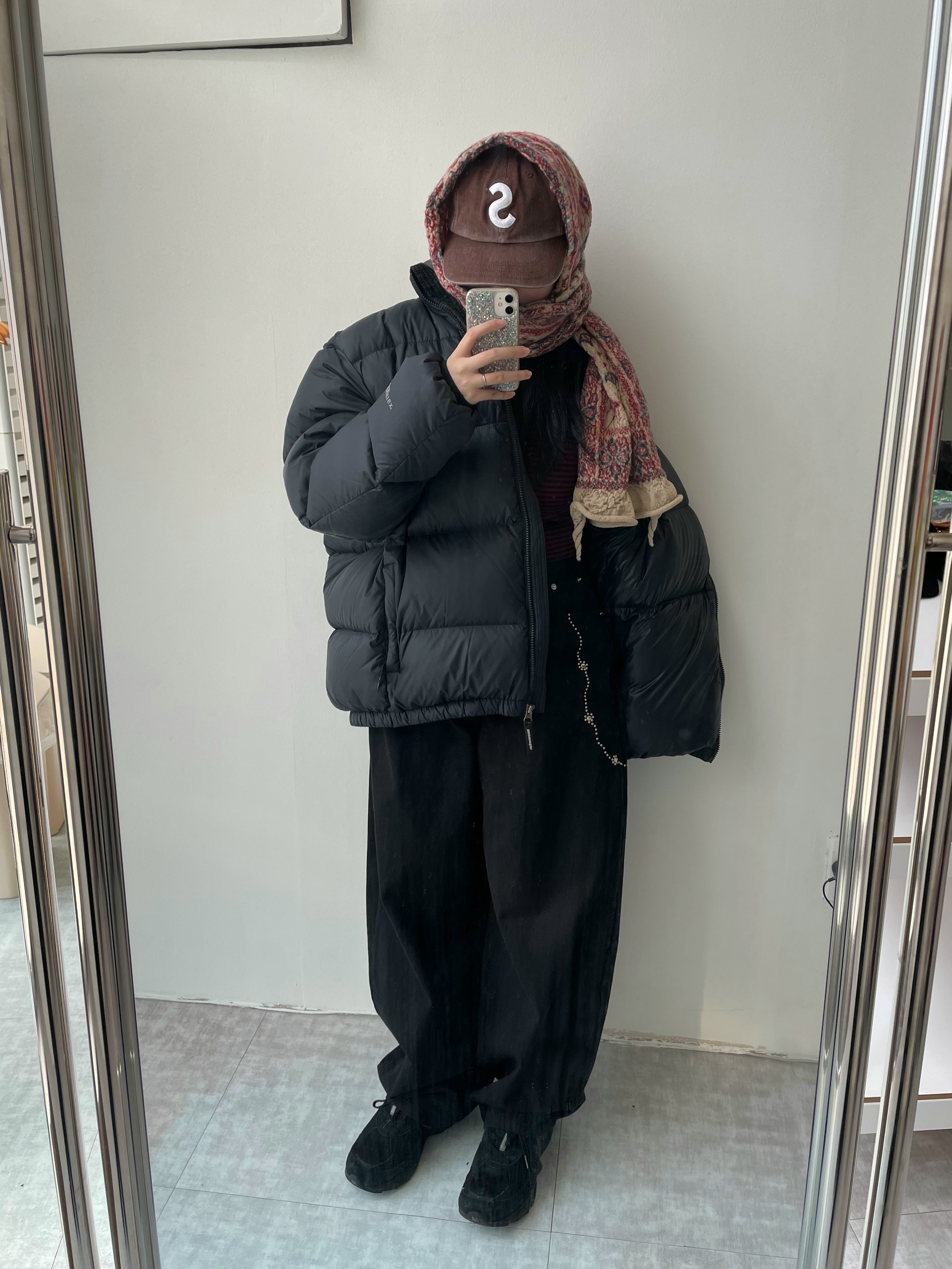 Kapital Colourful Big Felted Wool Bandana Muffler For Moms Kinari, Supreme Pigment Print S Logo 6-Panel Brown - 23FW 착용 스타일