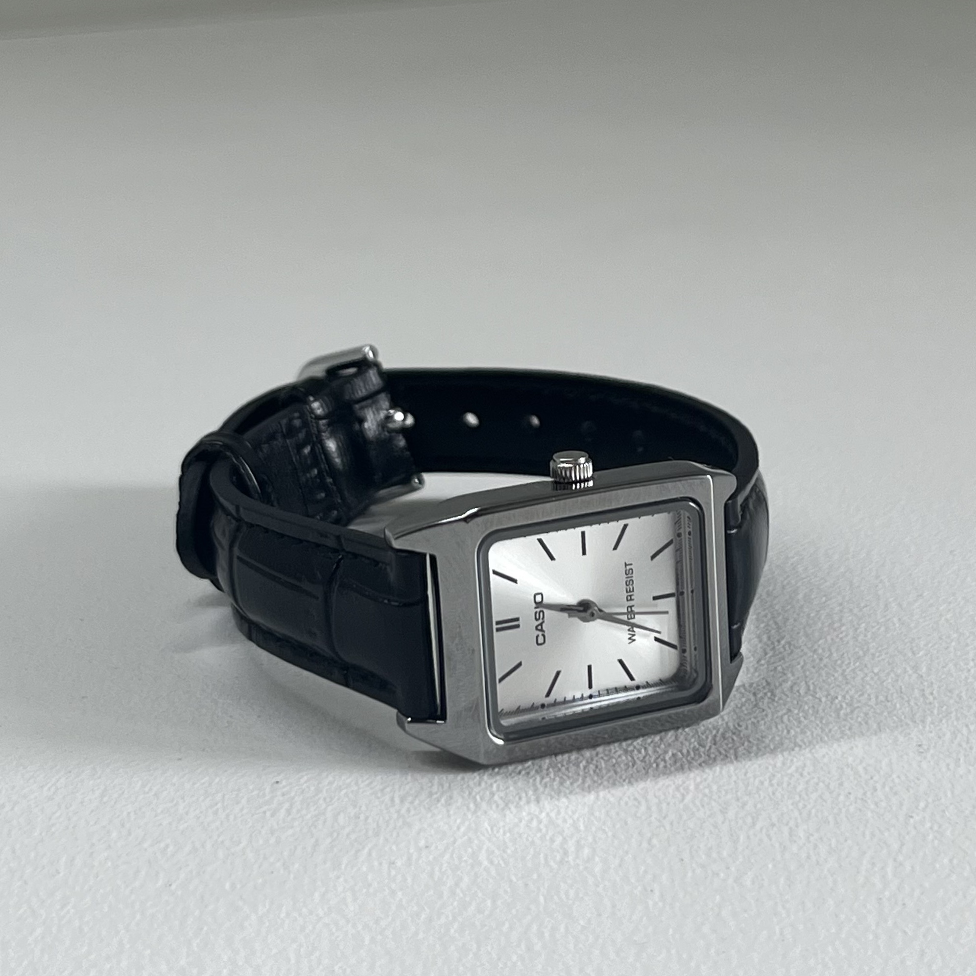 Casio LTP-V007L-7E1 착용 스타일