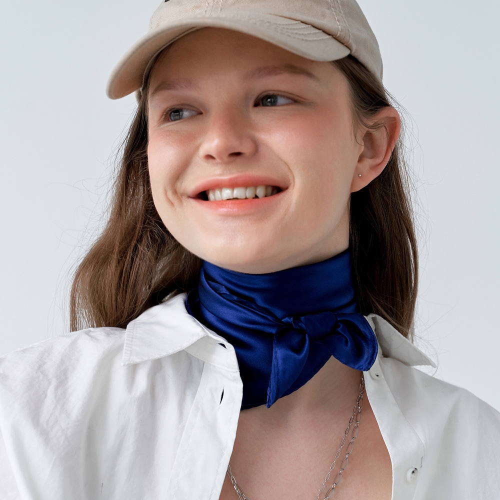 러브미몬스터 시크 실크 스카프 로얄 네이비(lovememonster Chic Silk Scarf Royal Navy) - 2