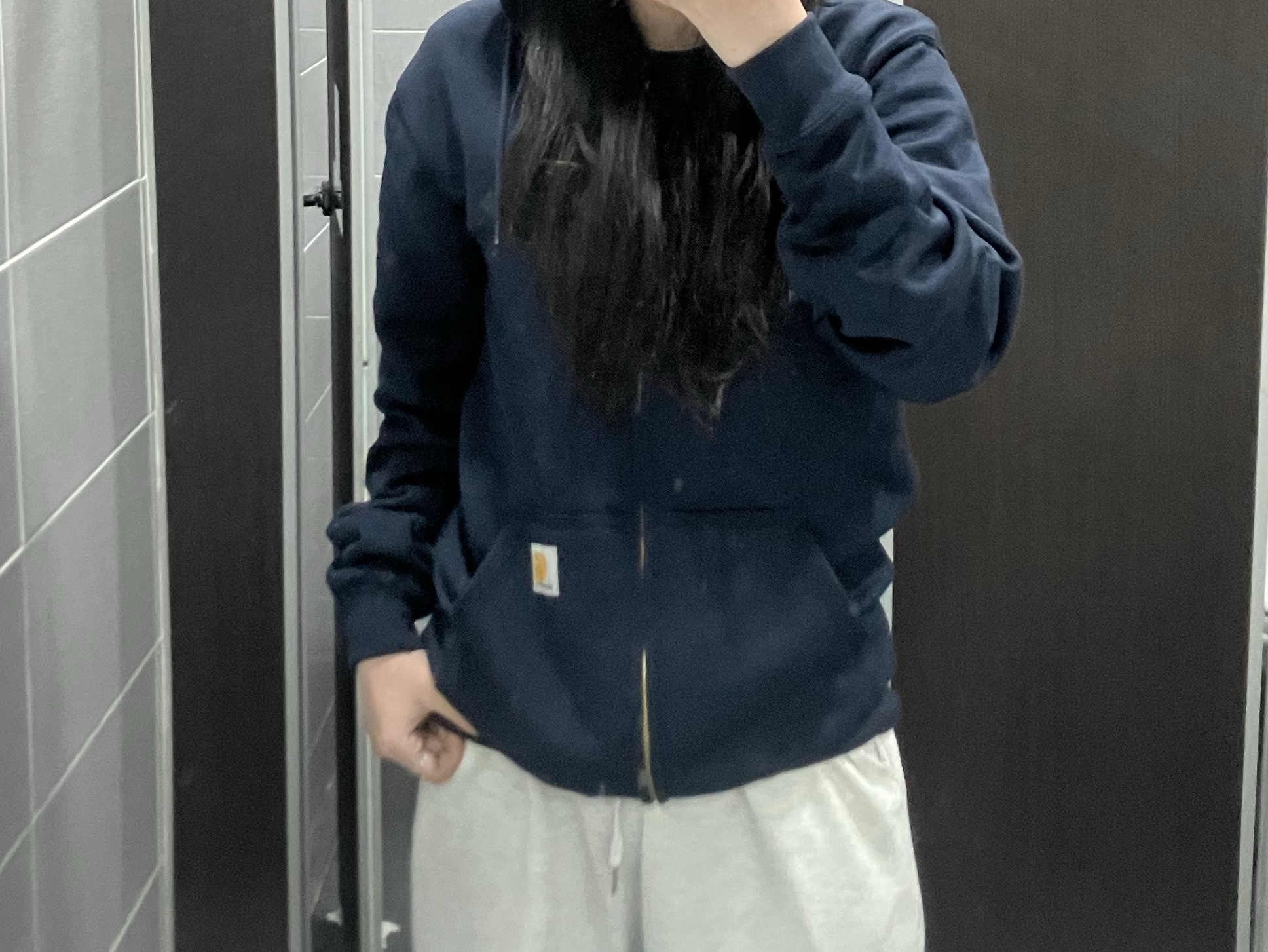 Carhartt Loose Fit Midweight Regular Full Zip Sweatshirt New Navy 착용 스타일