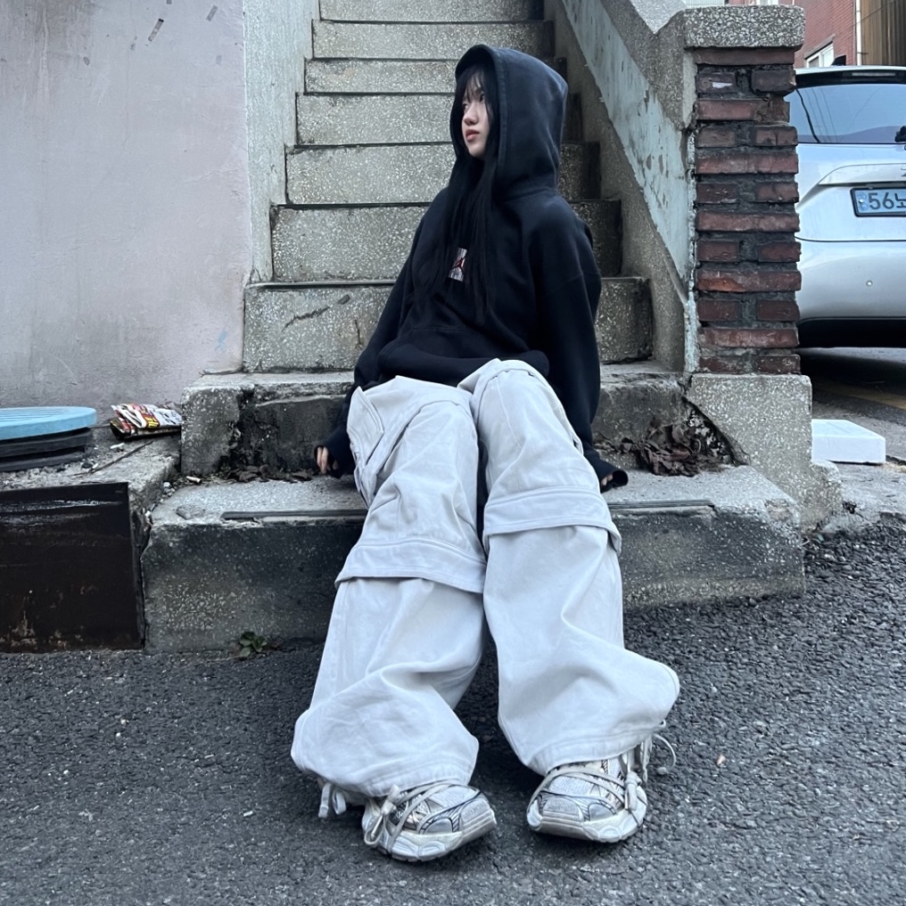 Farfromwhat Far Layered Work Pants White, Balenciaga 3XL Sneakers Beige 착용 스타일 - 3