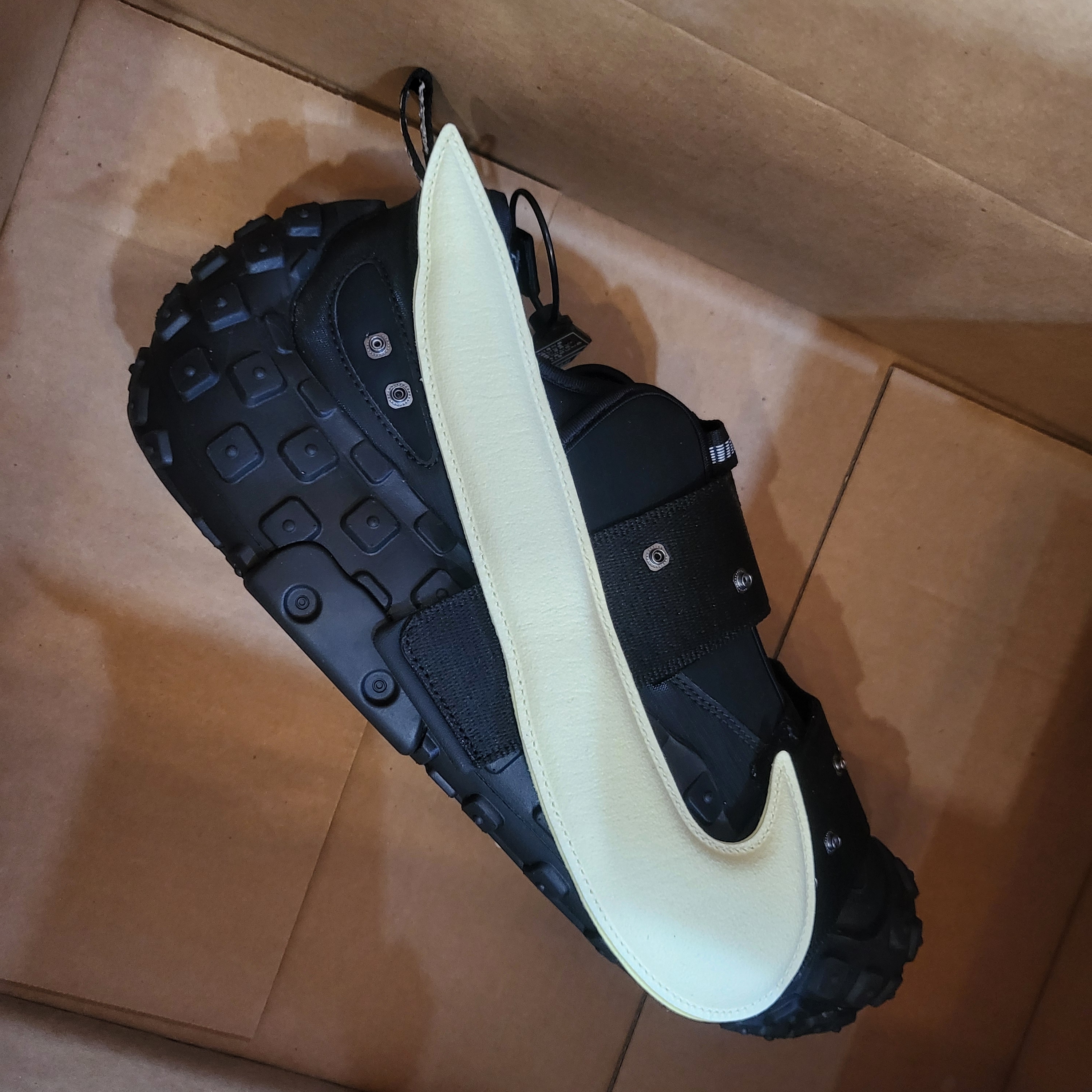 Nike x Cactus Plant Flea Market Air Flea 2 Black Alabaster 착용 스타일