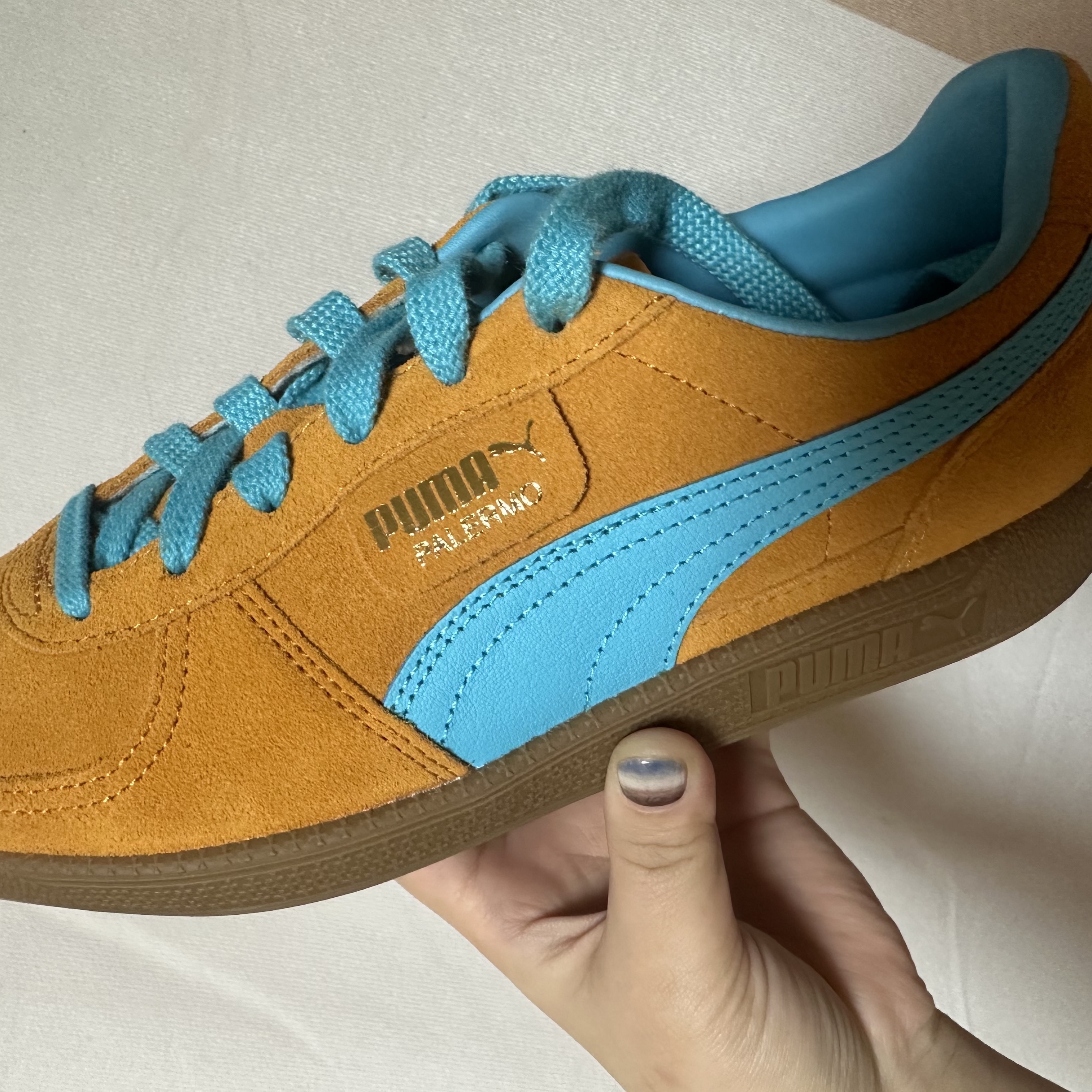 Puma Palermo Dark Cheddar Bright Aqua 착용 스타일