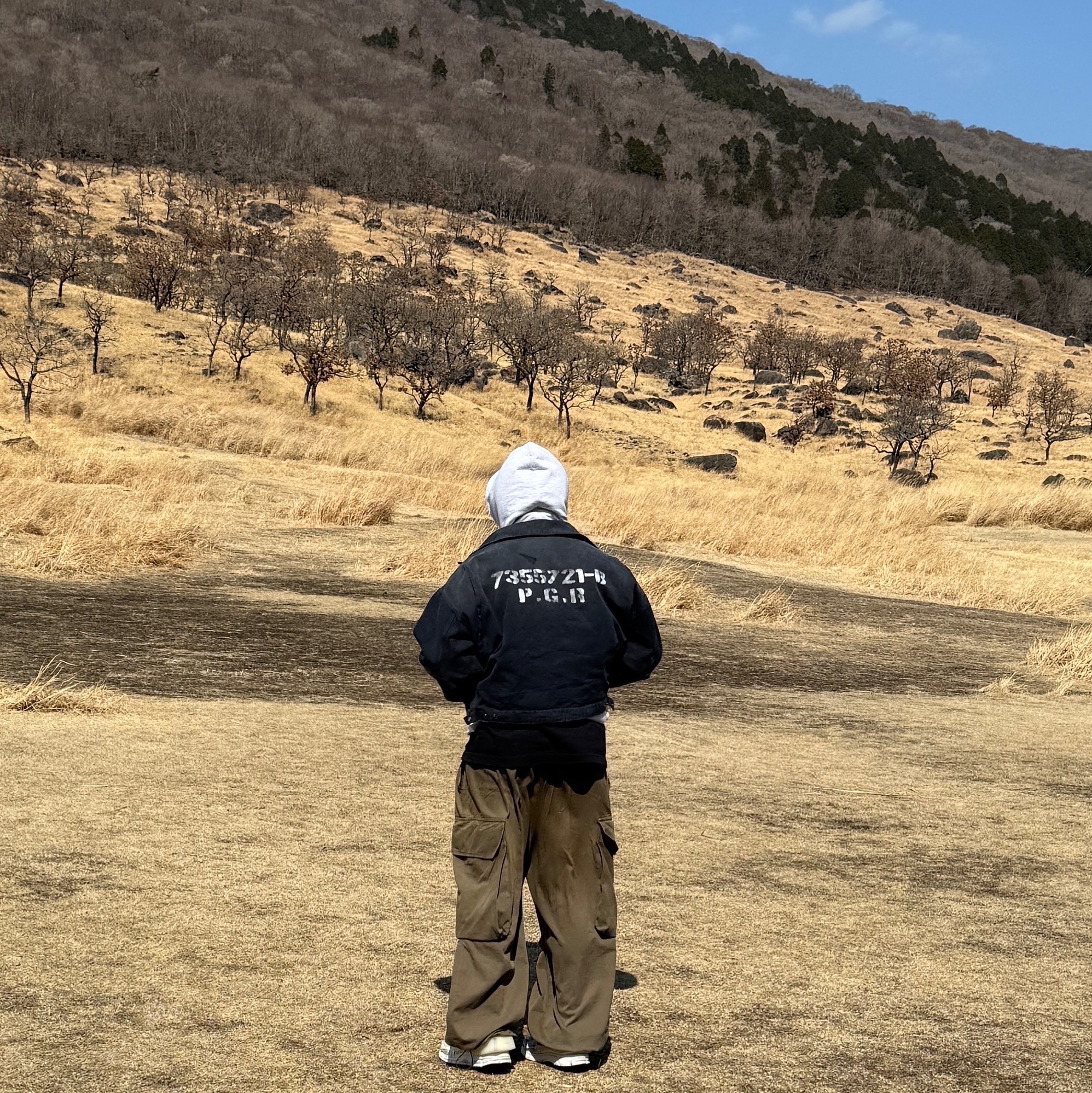 Project G/R Distressed Canvas Work Jacket Navy, Nike x A-Cold-Wall Zoom Vomero 5 Sail 착용 스타일 - 1