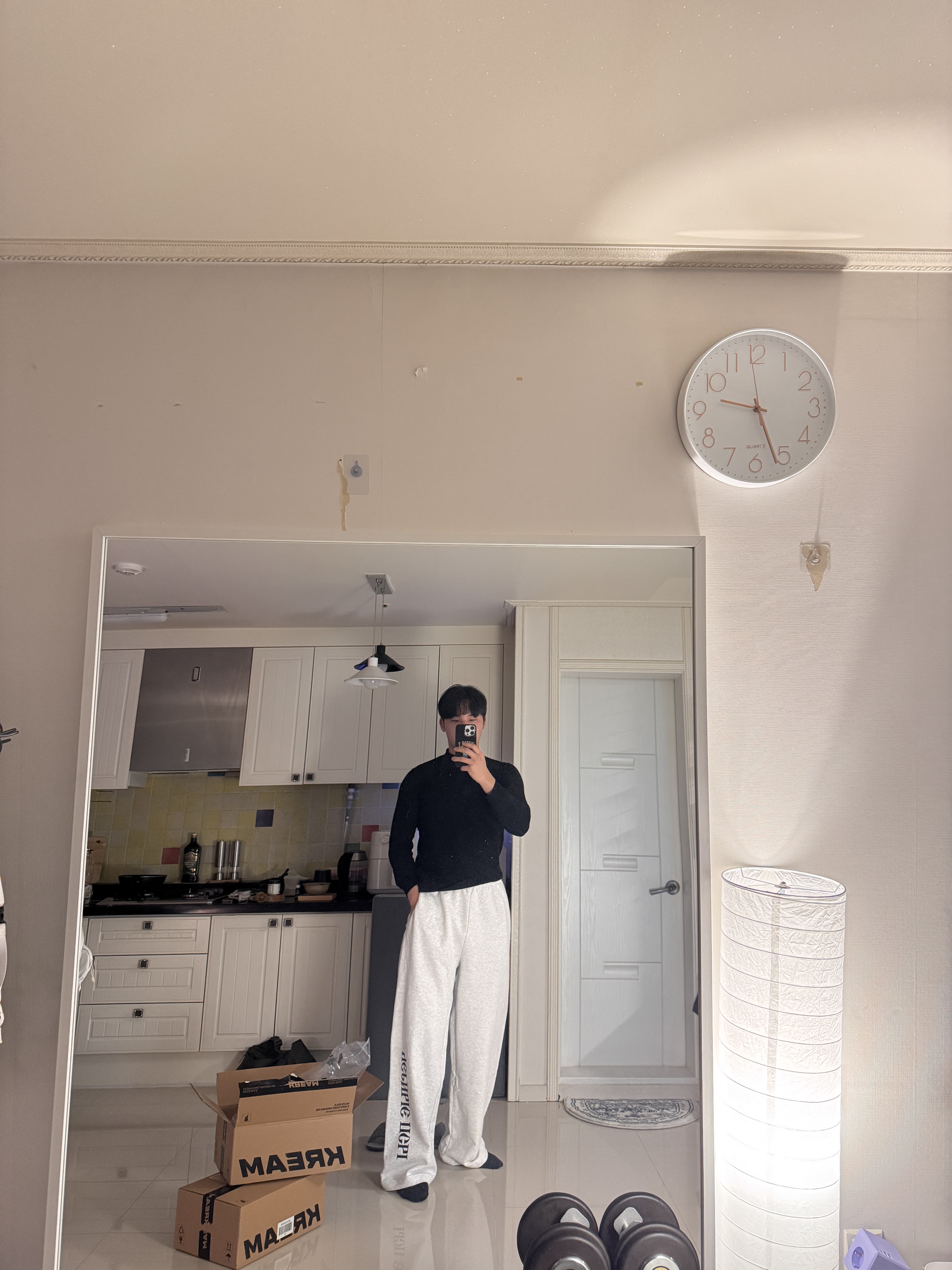 Yeezy x Gosha Rubchinskiy YZY Black Dogs Jogger Heather Grey 착용 스타일