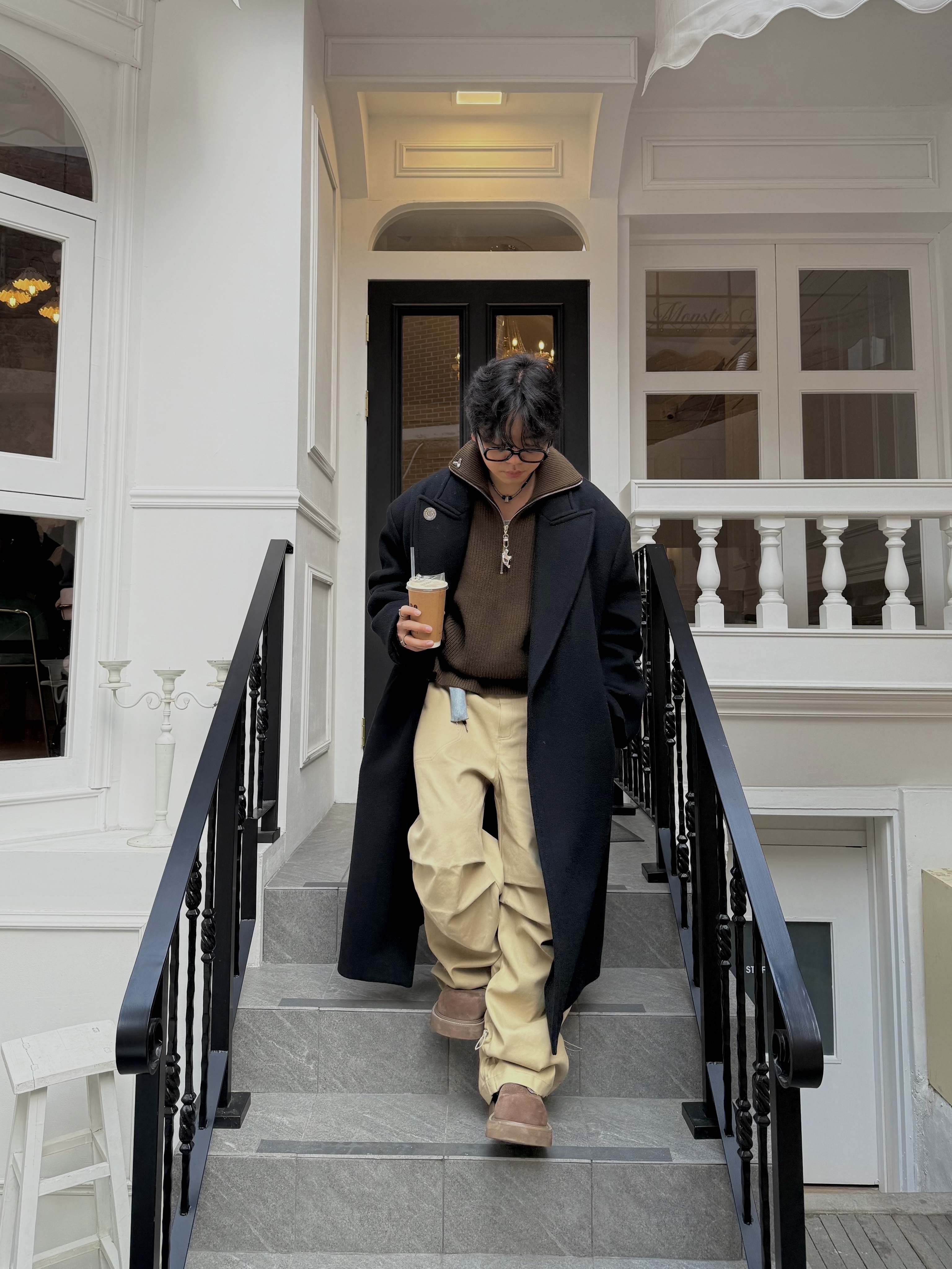 Gentle Monster x Maison Margiela MM114 Black Clear 착용 스타일 - 1