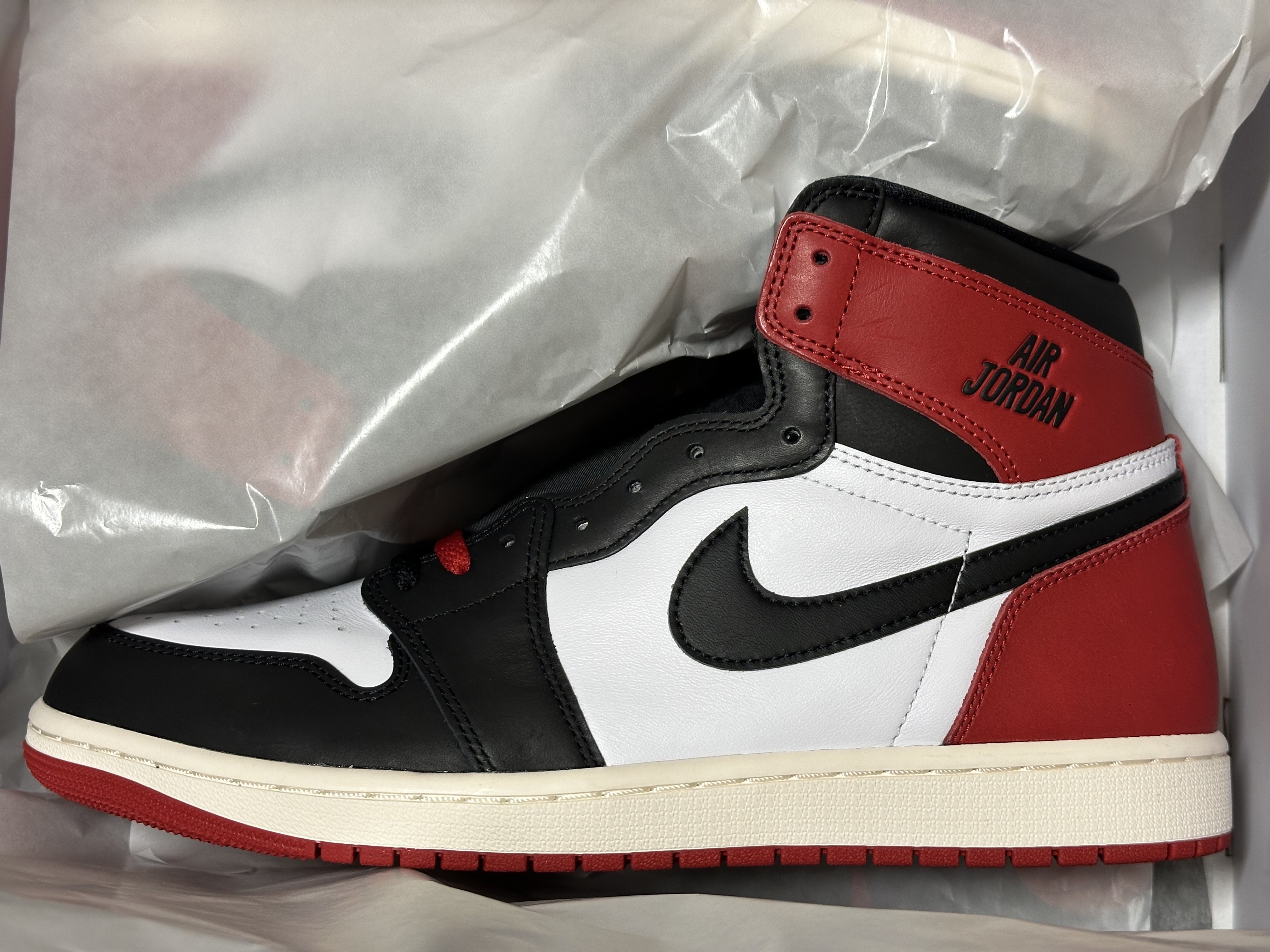 Jordan 1 Retro High OG Black Toe 착용 스타일 - 1