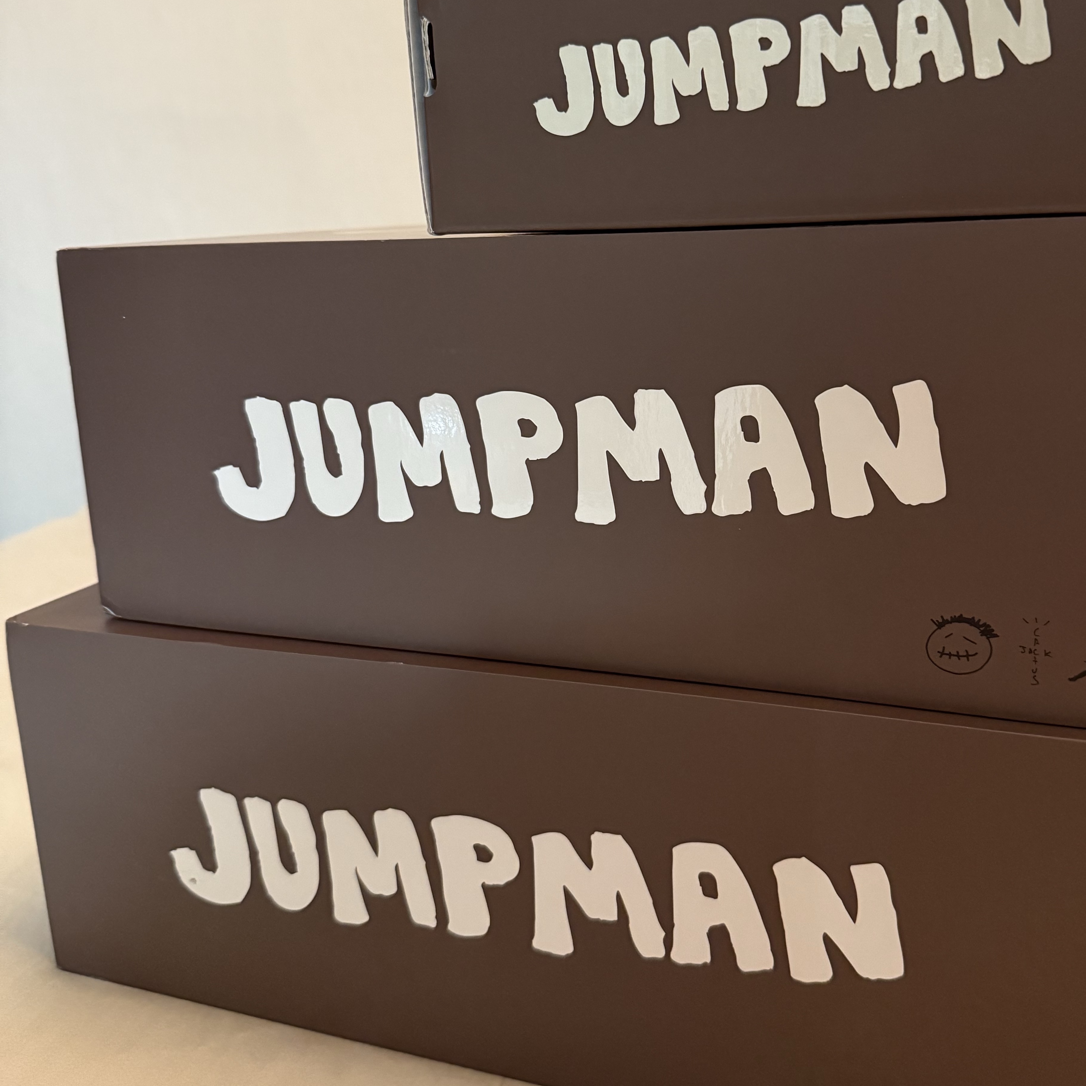 Jordan x Travis Scott Jumpman Jack TR Black and Dark Mocha, (TD) Jordan x Travis Scott Jumpman Jack TR Black and Dark Mocha 착용 스타일 - 2