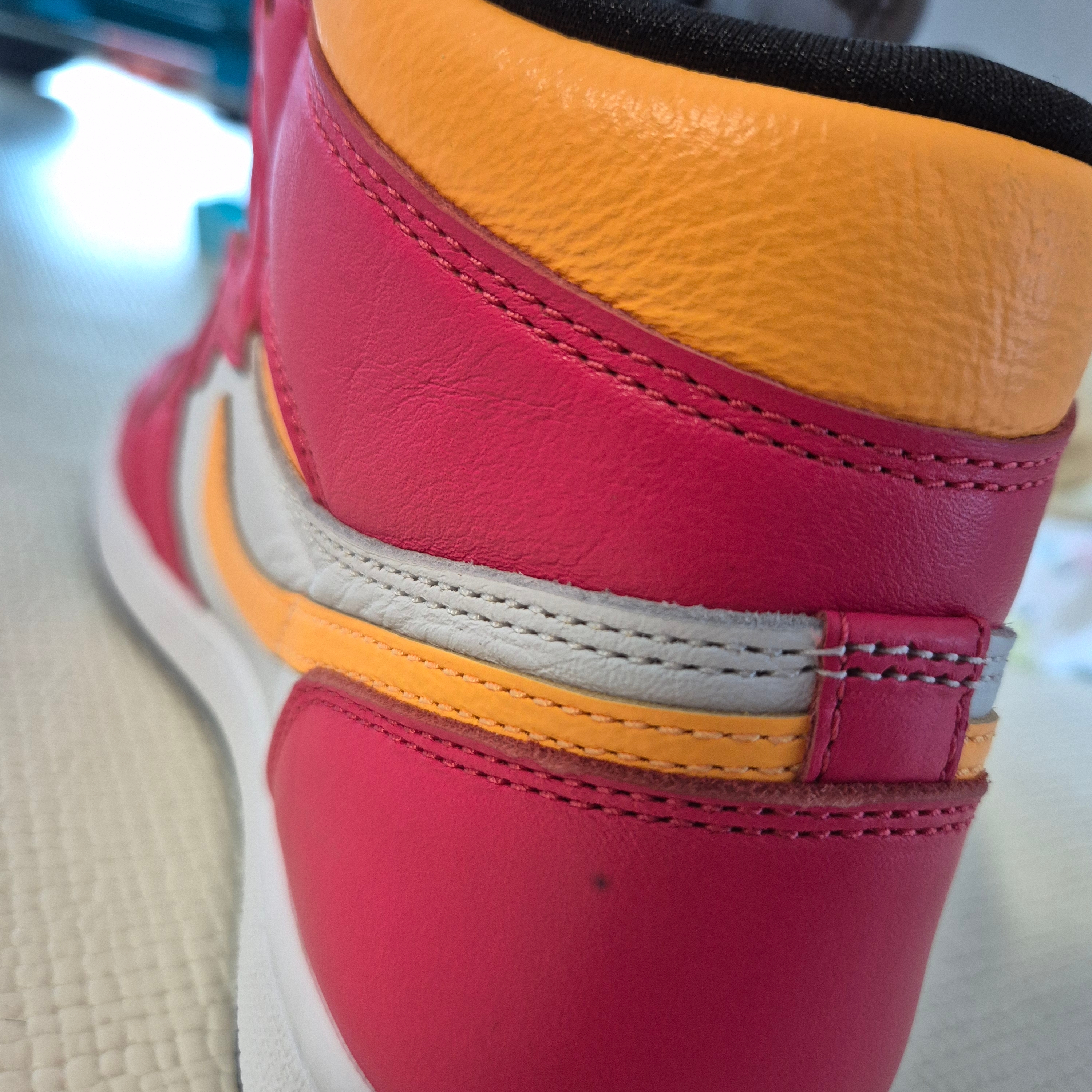 Jordan 1 Retro High OG Light Fusion Red 착용 스타일