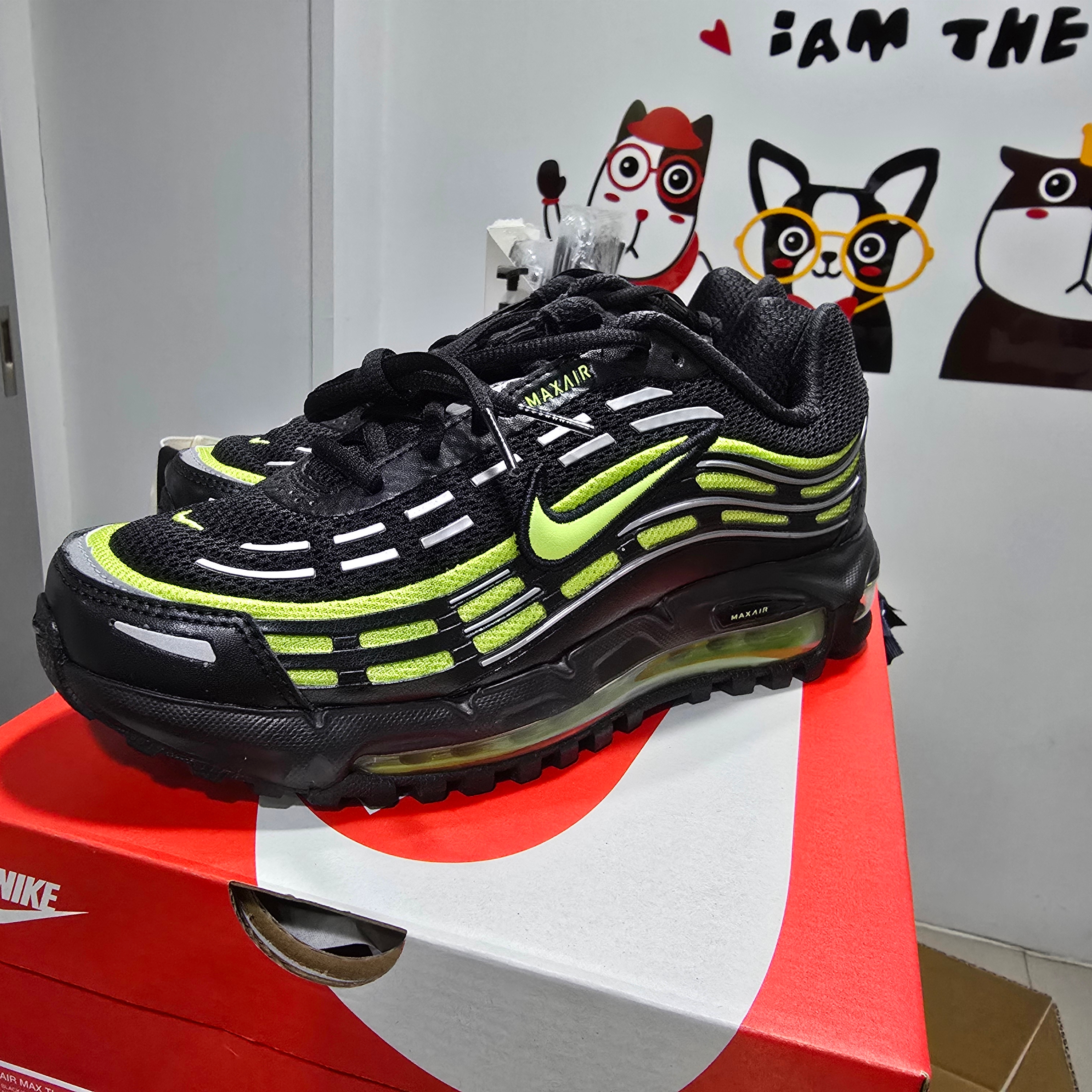 Nike Air Max TL 2.5 Black and Citron 착용 스타일 - 3