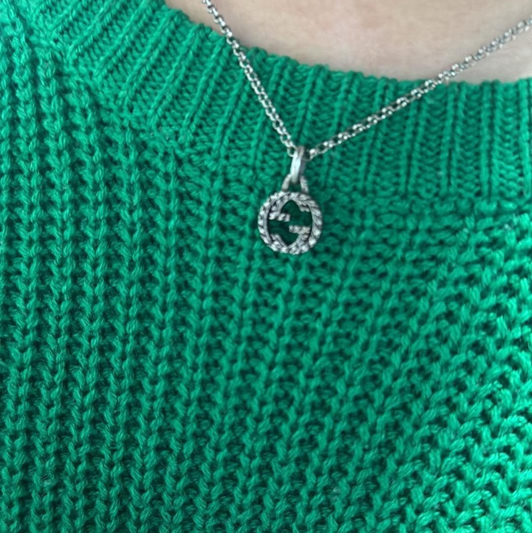 Gucci Interlocking G Pendant Necklace Silver 착용 스타일