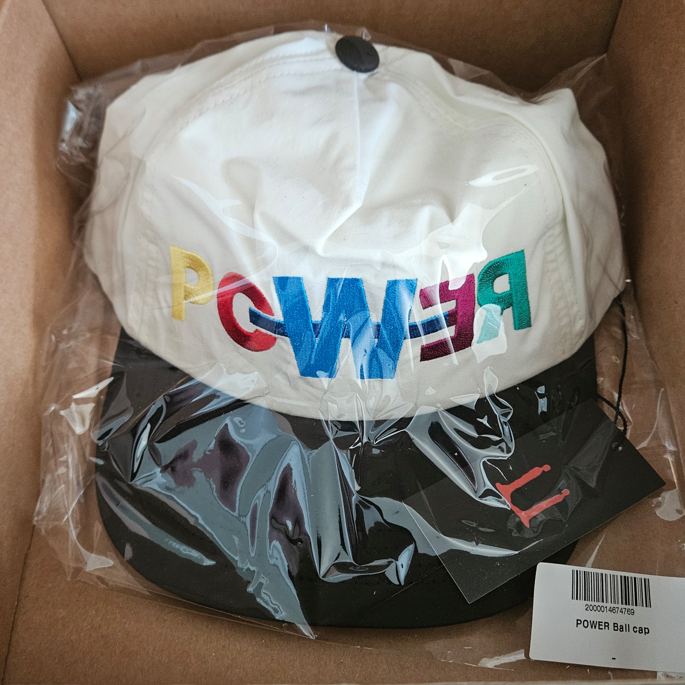 G-DRAGON Power Ball Cap White 착용 스타일 - 1